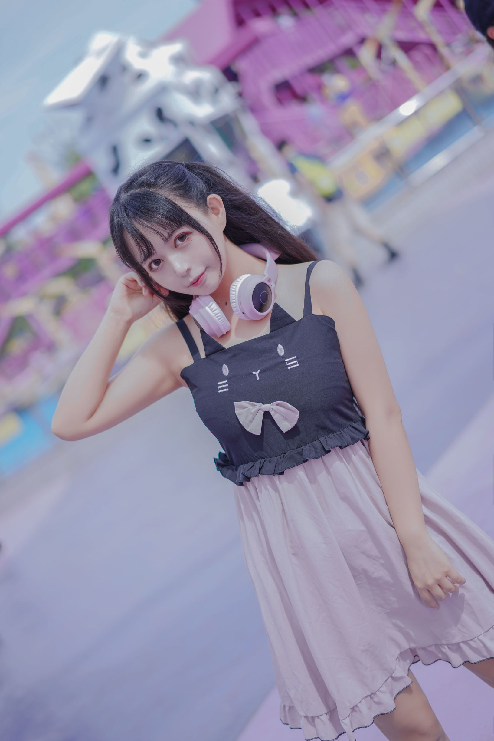 Cosplay Ảnh] Đại Mắt Mông Muội Hắc Miêu Miêu OvO - Hồng
