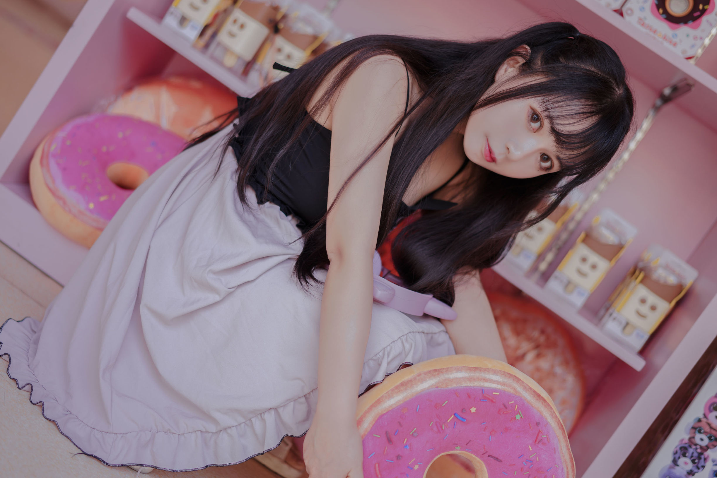 Cosplay Ảnh] Đại Mắt Mông Muội Hắc Miêu Miêu OvO - Hồng