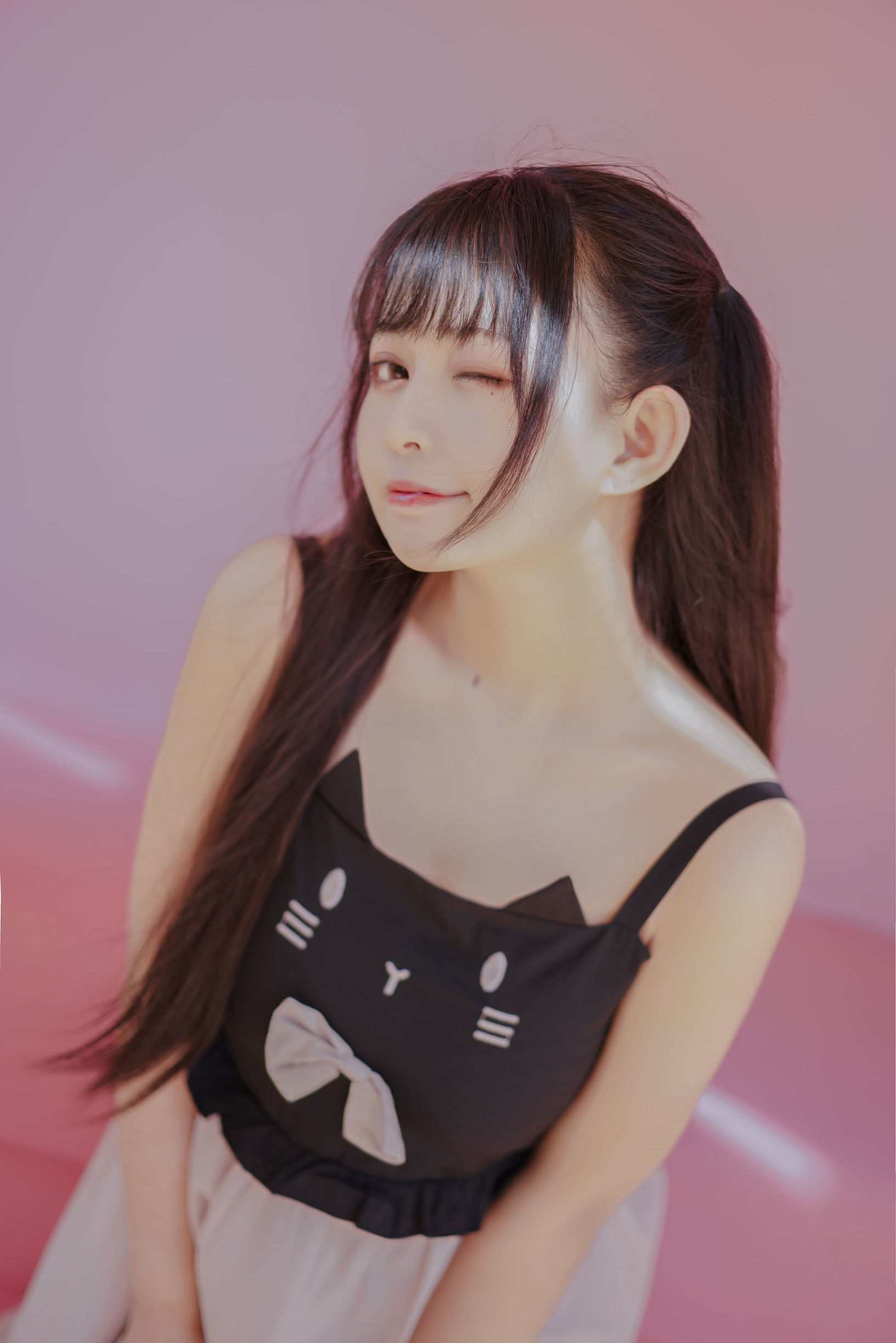 Cosplay寫真] 大眼萌妹黑貓貓OvO - 粉紅