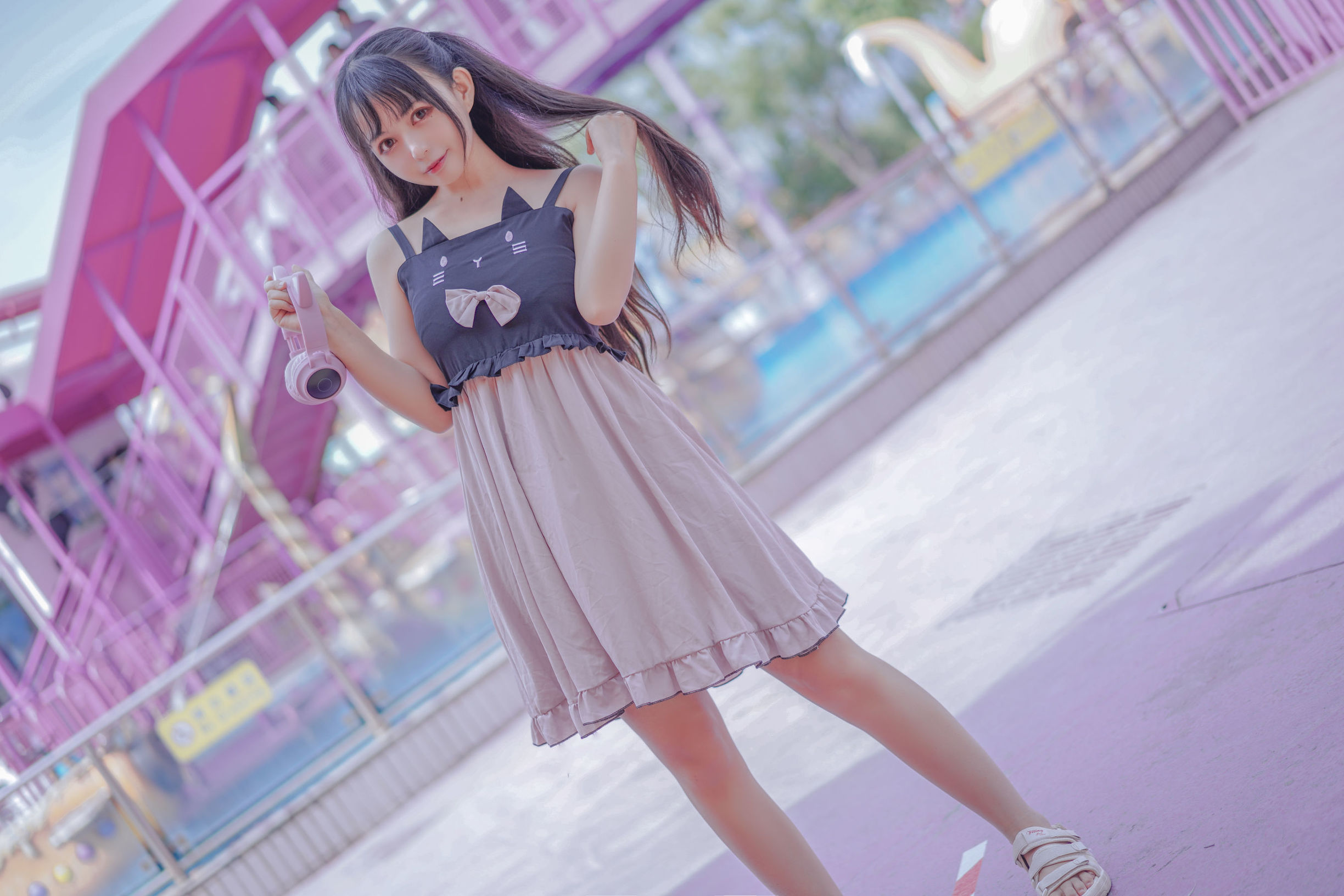 Cosplay Ảnh] Đại Mắt Mông Muội Hắc Miêu Miêu OvO - Hồng