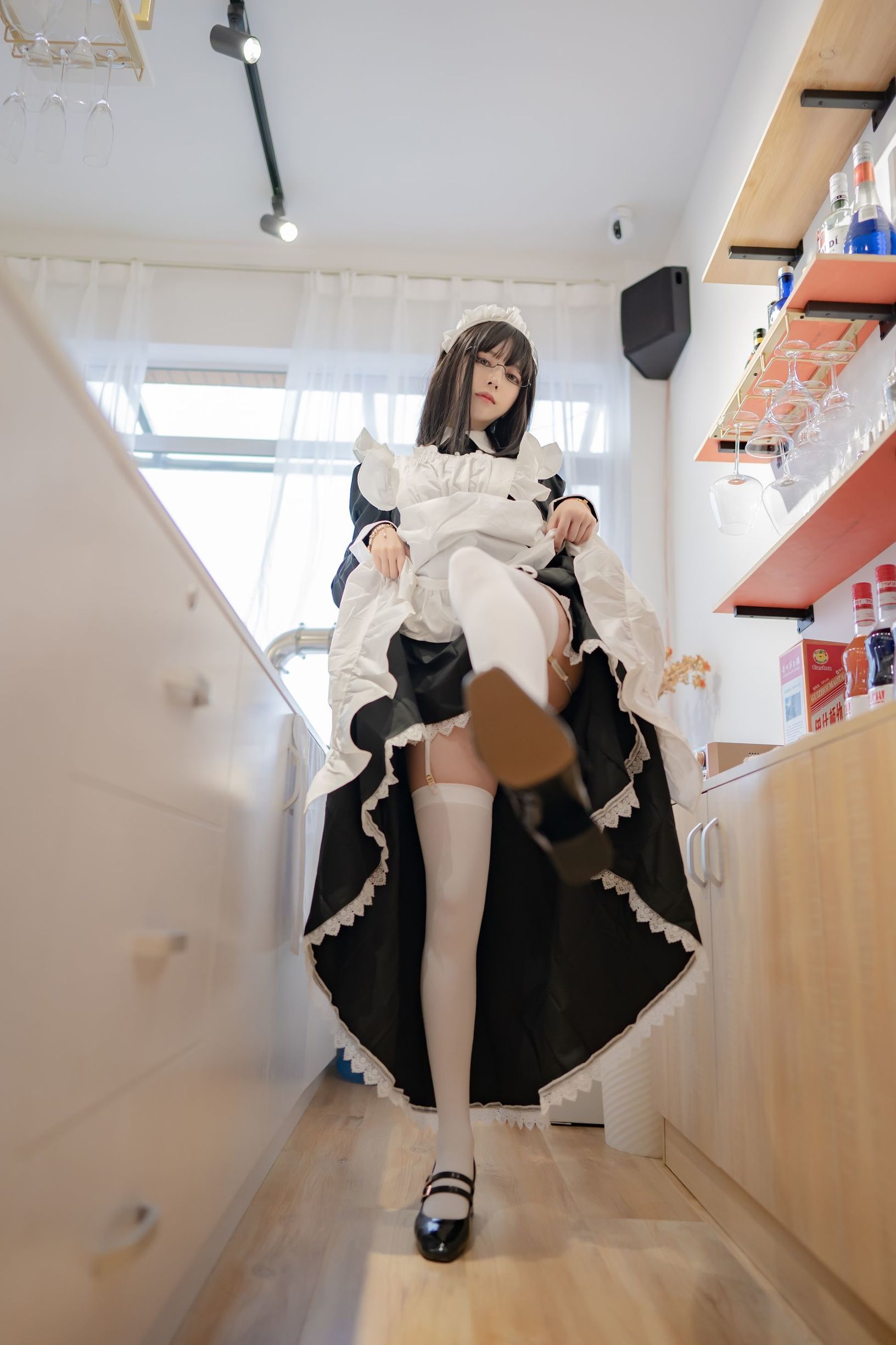 Cosplay Ảnh] Douyu Miến Miến Sama - Váy Dài Hầu Gái