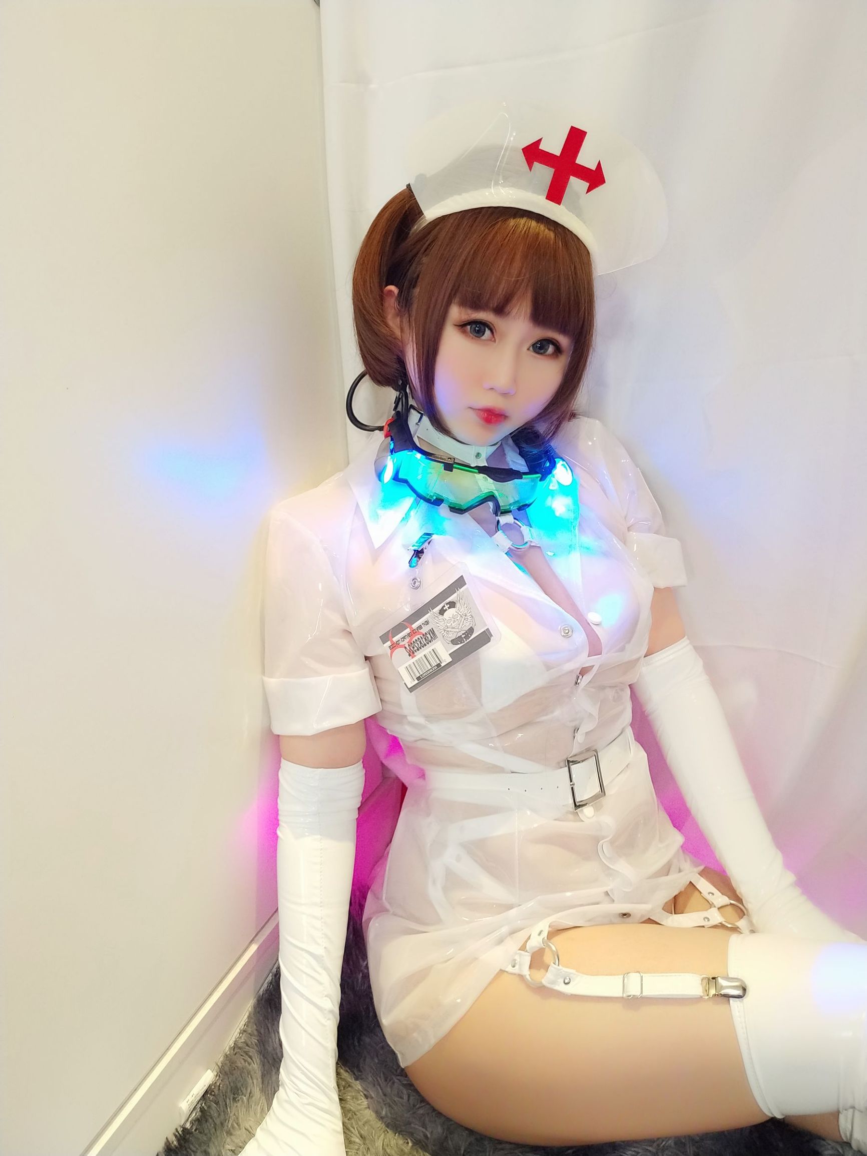 Cosplay Ảnh] Mật Đào Thiếu Nữ là Yi Jiang Ya - Y tá Độc quyền