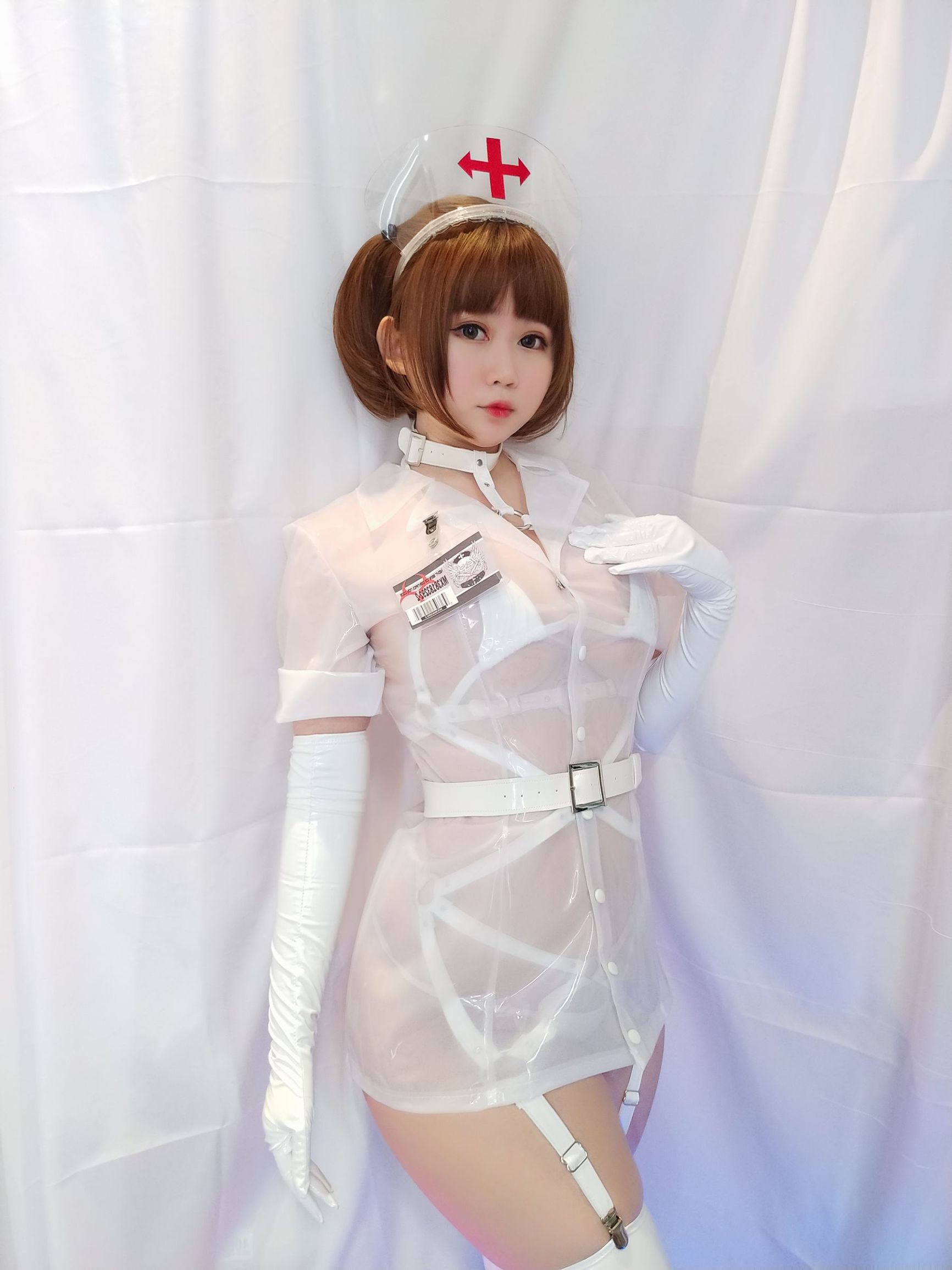 Cosplay寫真] 蜜桃少女是依醬呀 - 專屬護士