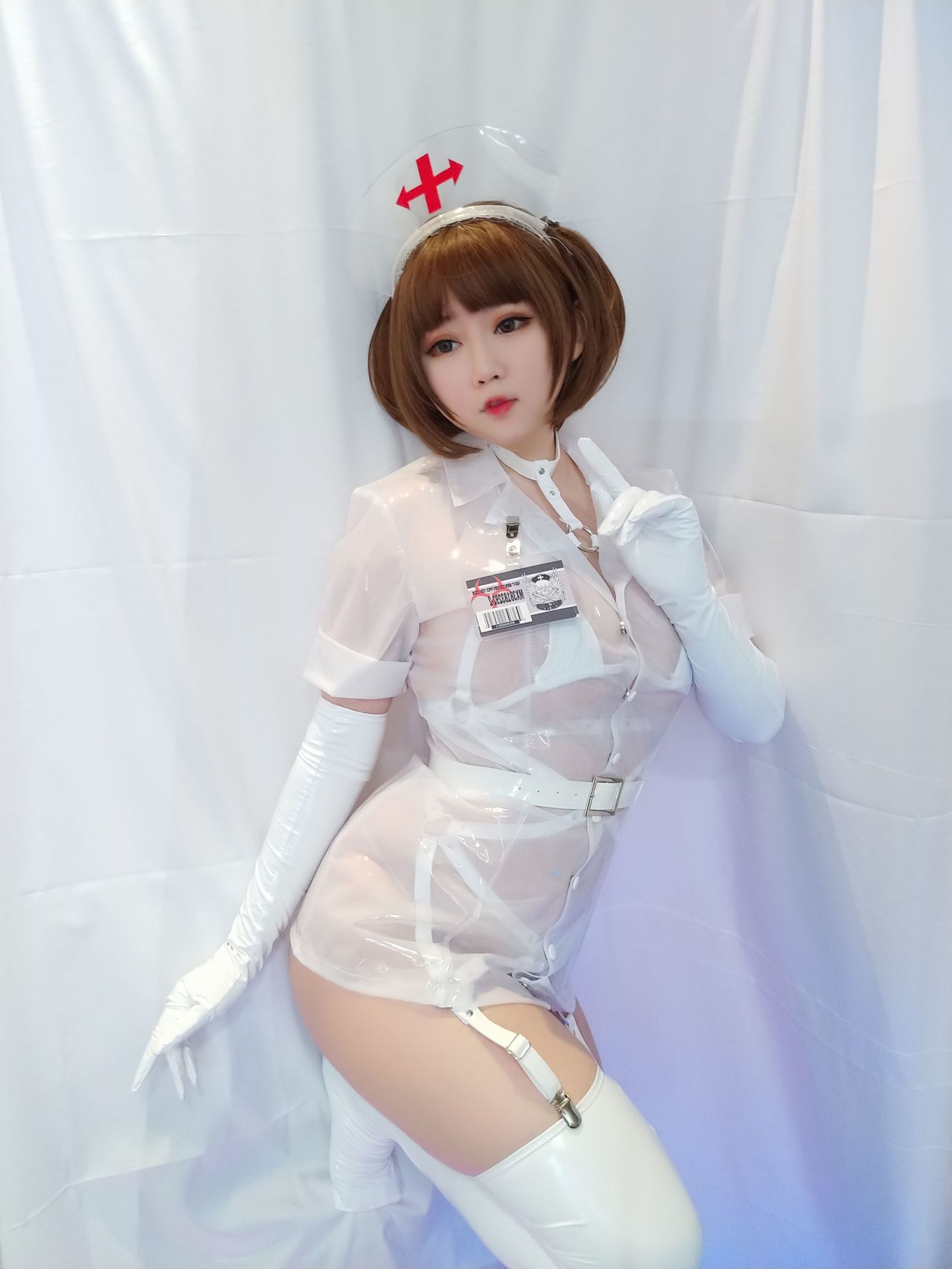 Cosplay寫真] 蜜桃少女是依醬呀 - 專屬護士
