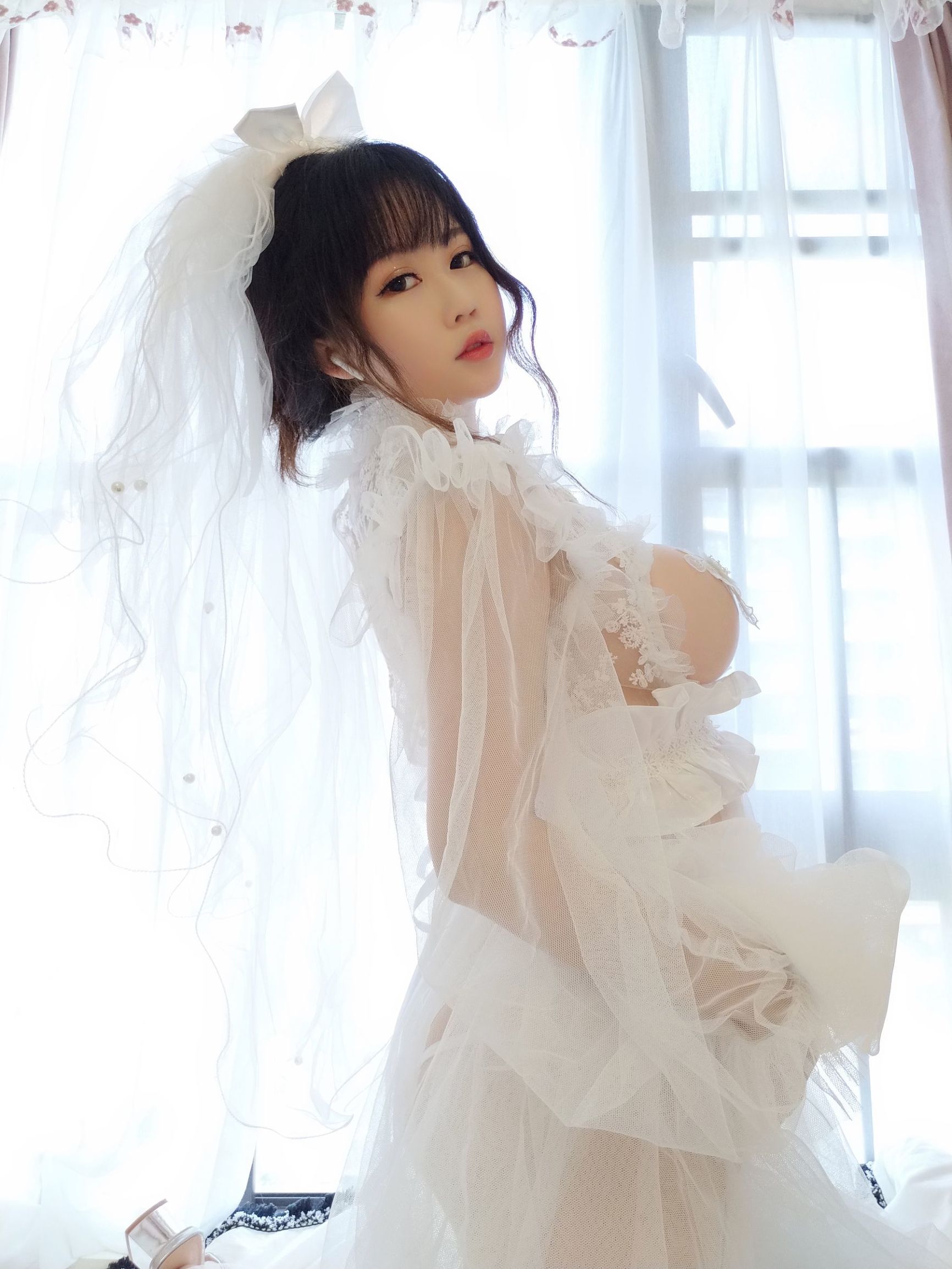 コスプレ写真] 蜜桃少女は依ちゃんや - 花嫁