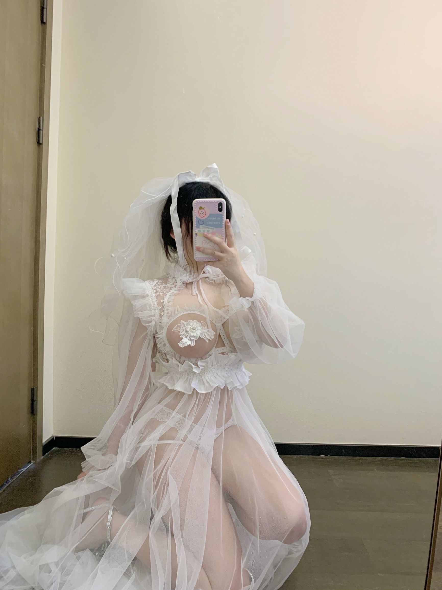 Cosplay Ảnh] Mật Đào Thiếu Nữ Là Yi Jiang - Cô Dâu