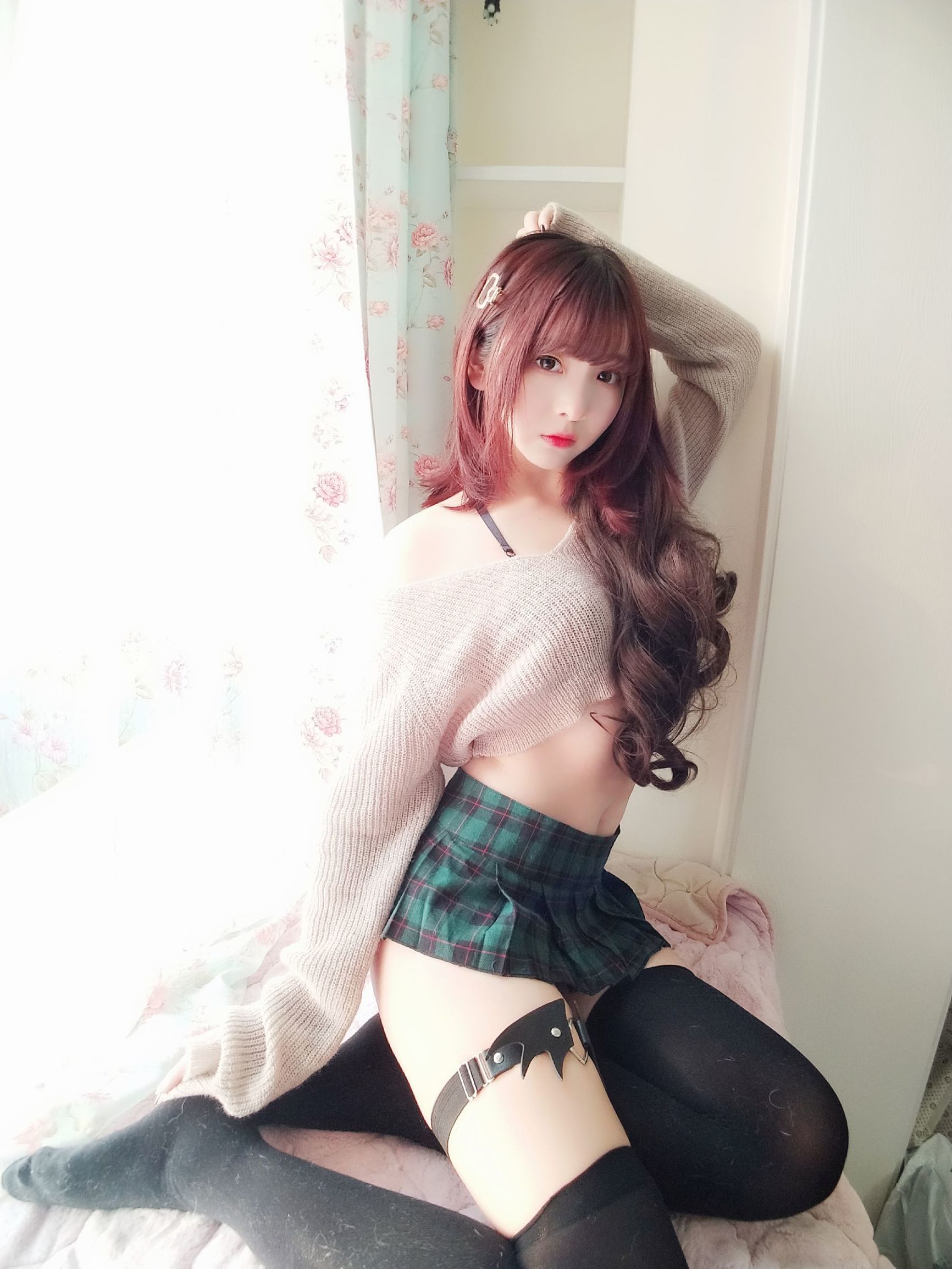 Cosplay Ảnh] 2D Mỹ Nhân Furukawa Kagura - Áo Len Gợi Cảm
