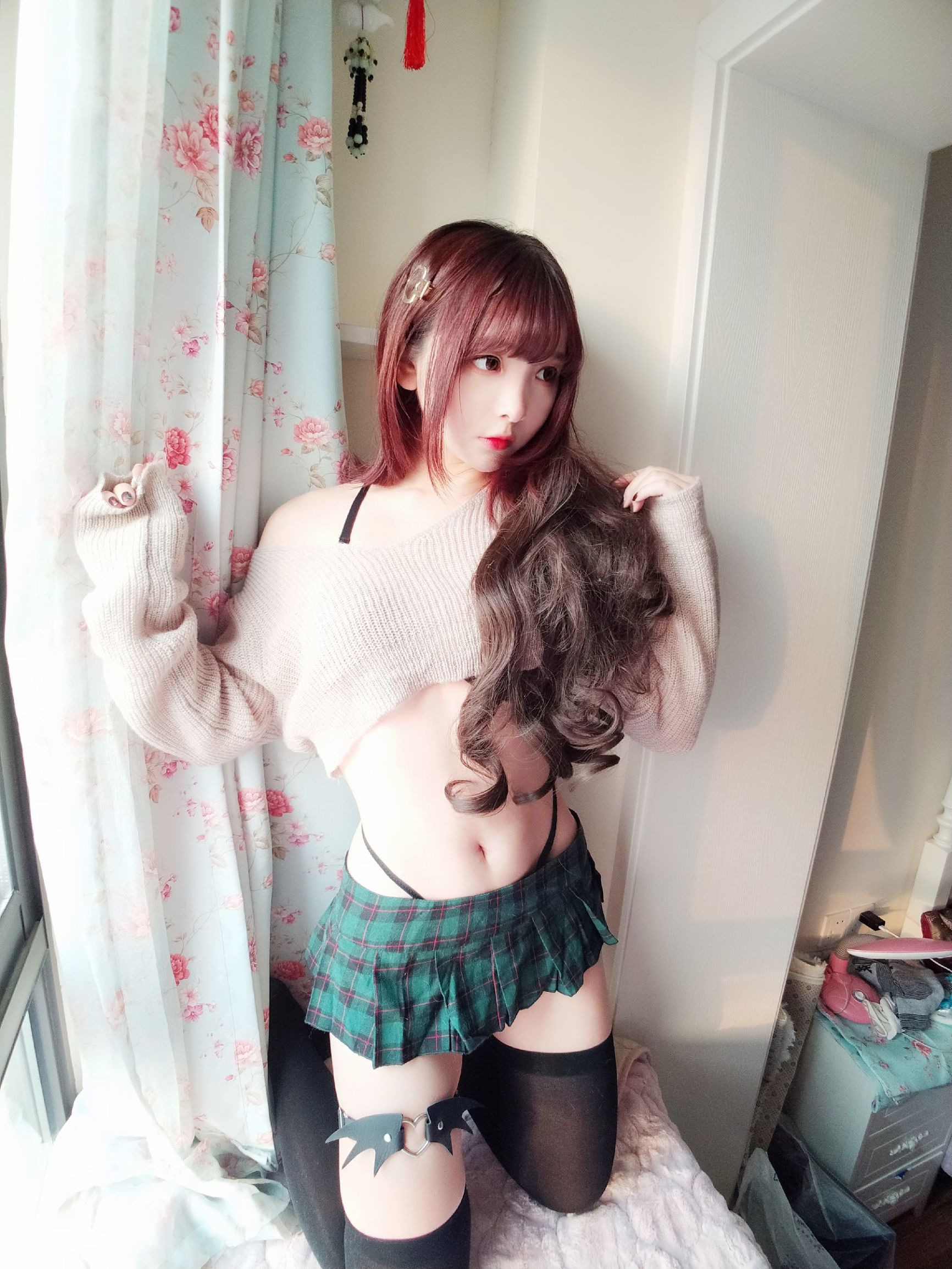 コスプレ写真] 二次元美女古川カグラ - セクシーなセーター