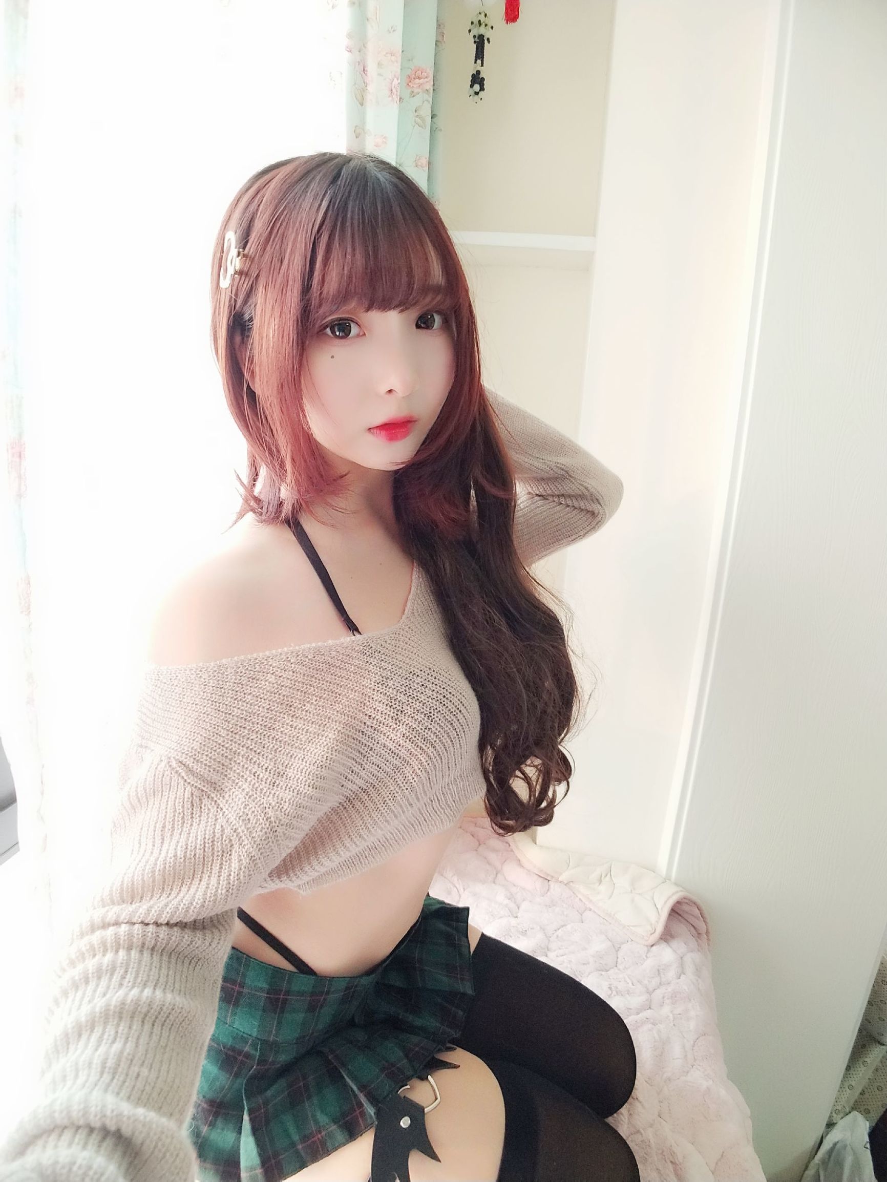 Cosplay Ảnh] 2D Mỹ Nhân Furukawa Kagura - Áo Len Gợi Cảm
