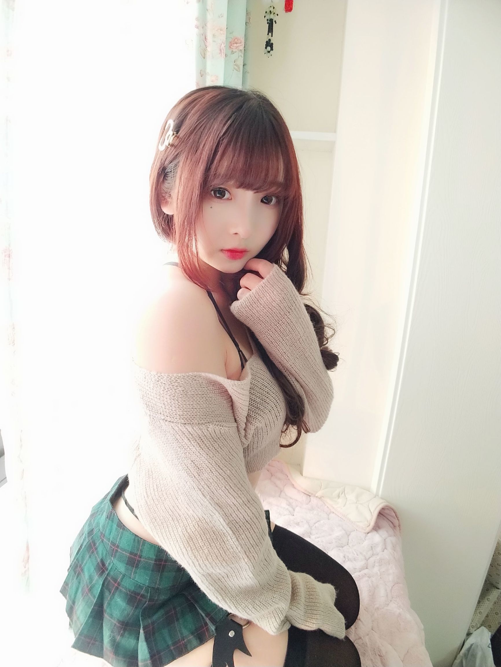 コスプレ写真] 二次元美女古川カグラ - セクシーなセーター
