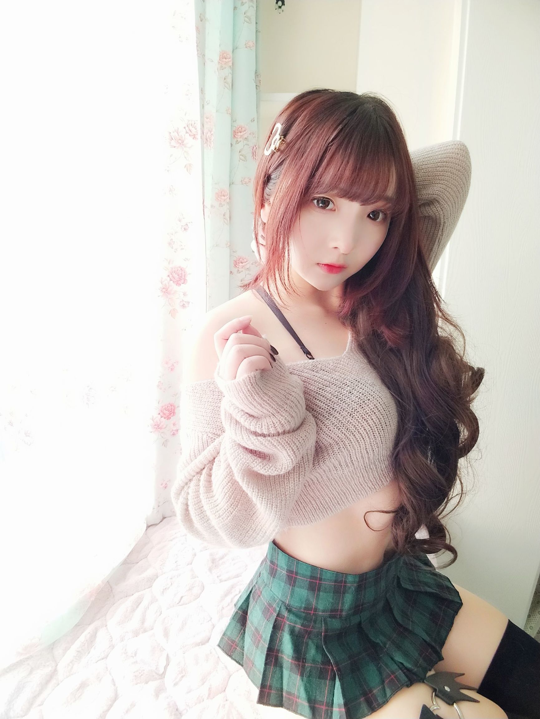 Cosplay Ảnh] 2D Mỹ Nhân Furukawa Kagura - Áo Len Gợi Cảm