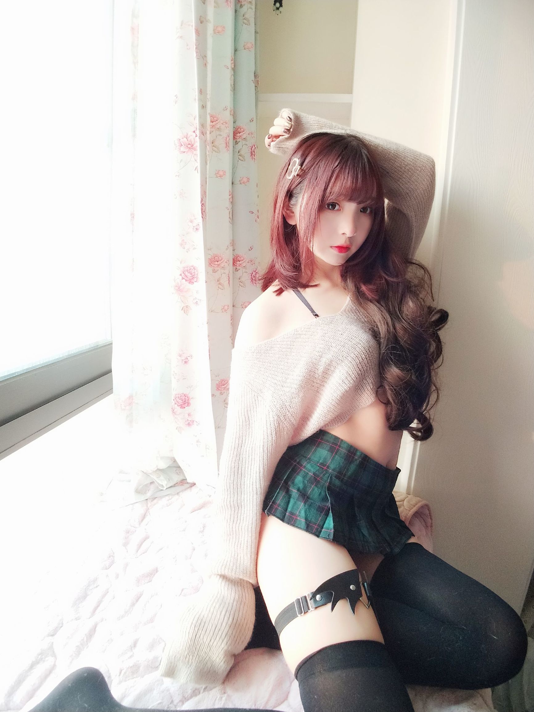 Cosplay Ảnh] 2D Mỹ Nhân Furukawa Kagura - Áo Len Gợi Cảm