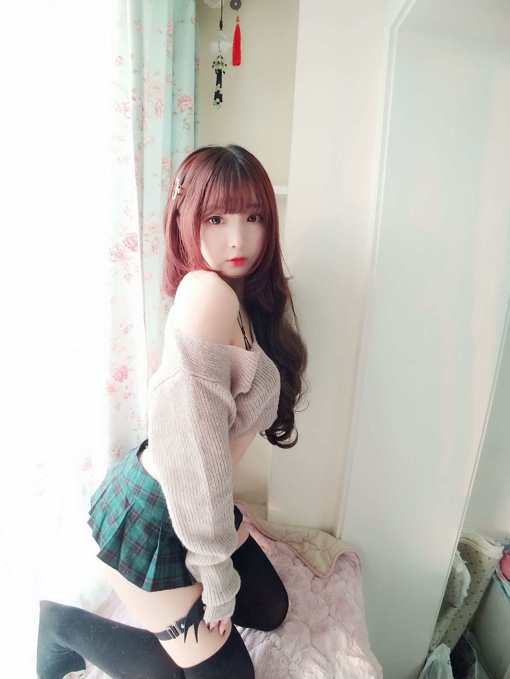 Cosplay Ảnh] 2D Mỹ Nhân Furukawa Kagura - Áo Len Gợi Cảm
