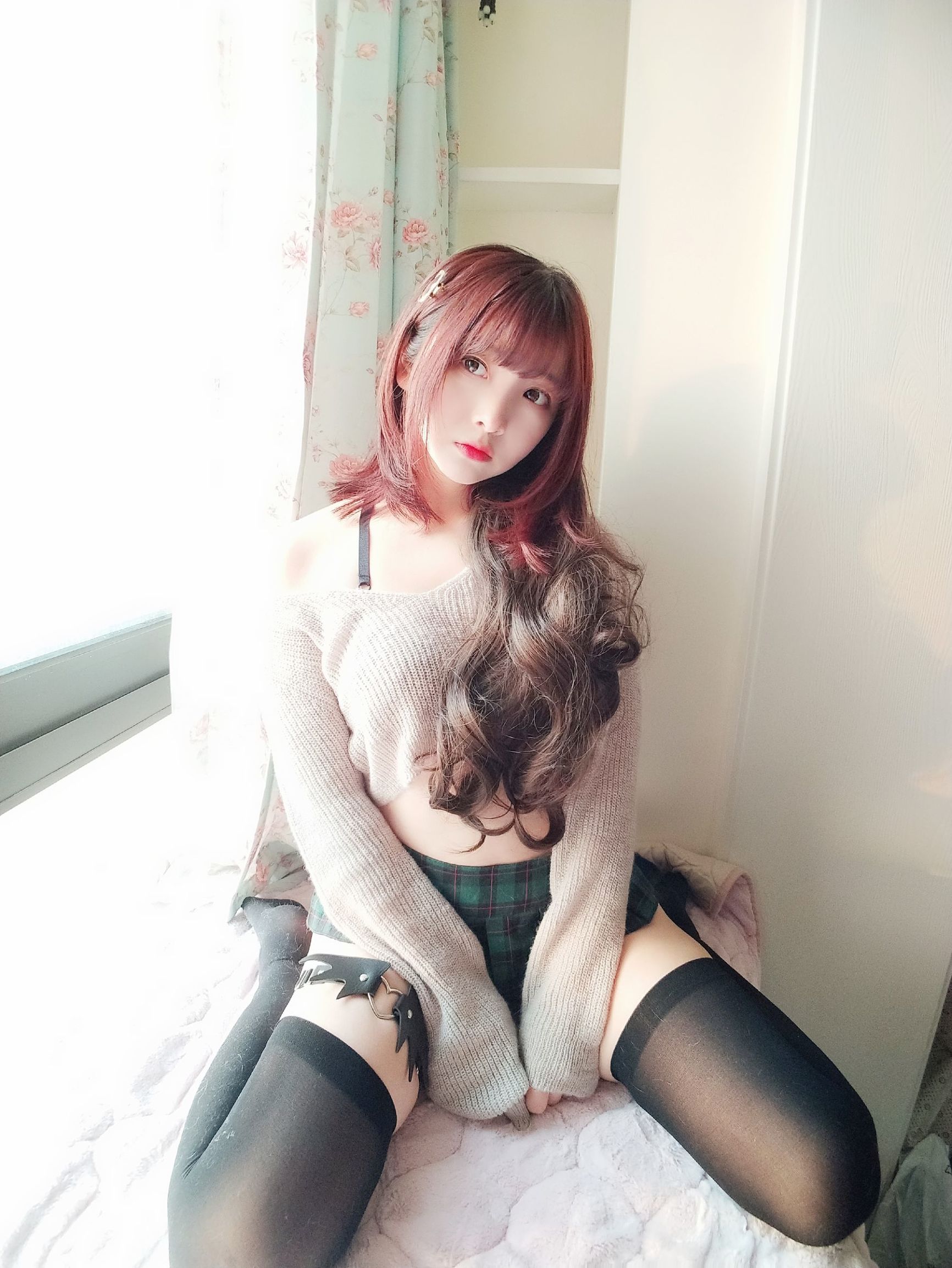 コスプレ写真] 二次元美女古川カグラ - セクシーなセーター