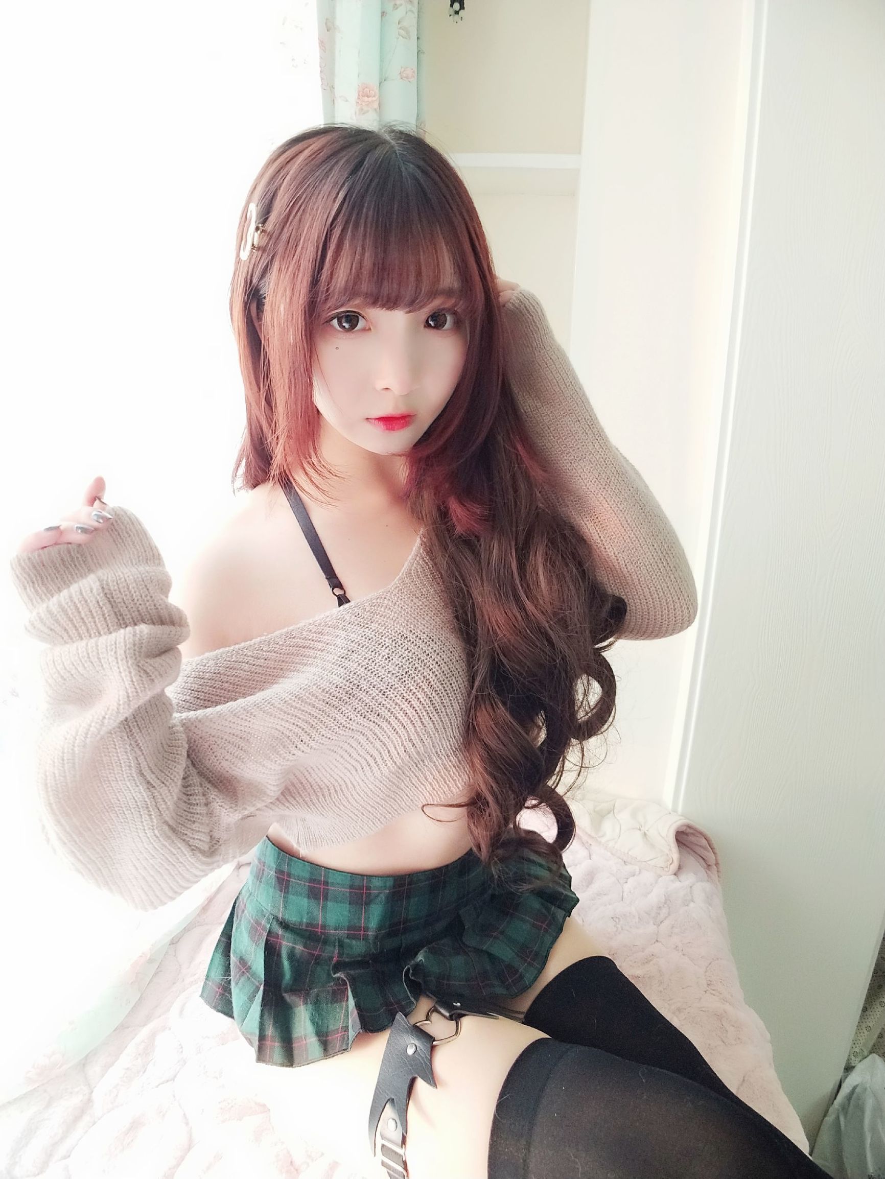 Cosplay Ảnh] 2D Mỹ Nhân Furukawa Kagura - Áo Len Gợi Cảm
