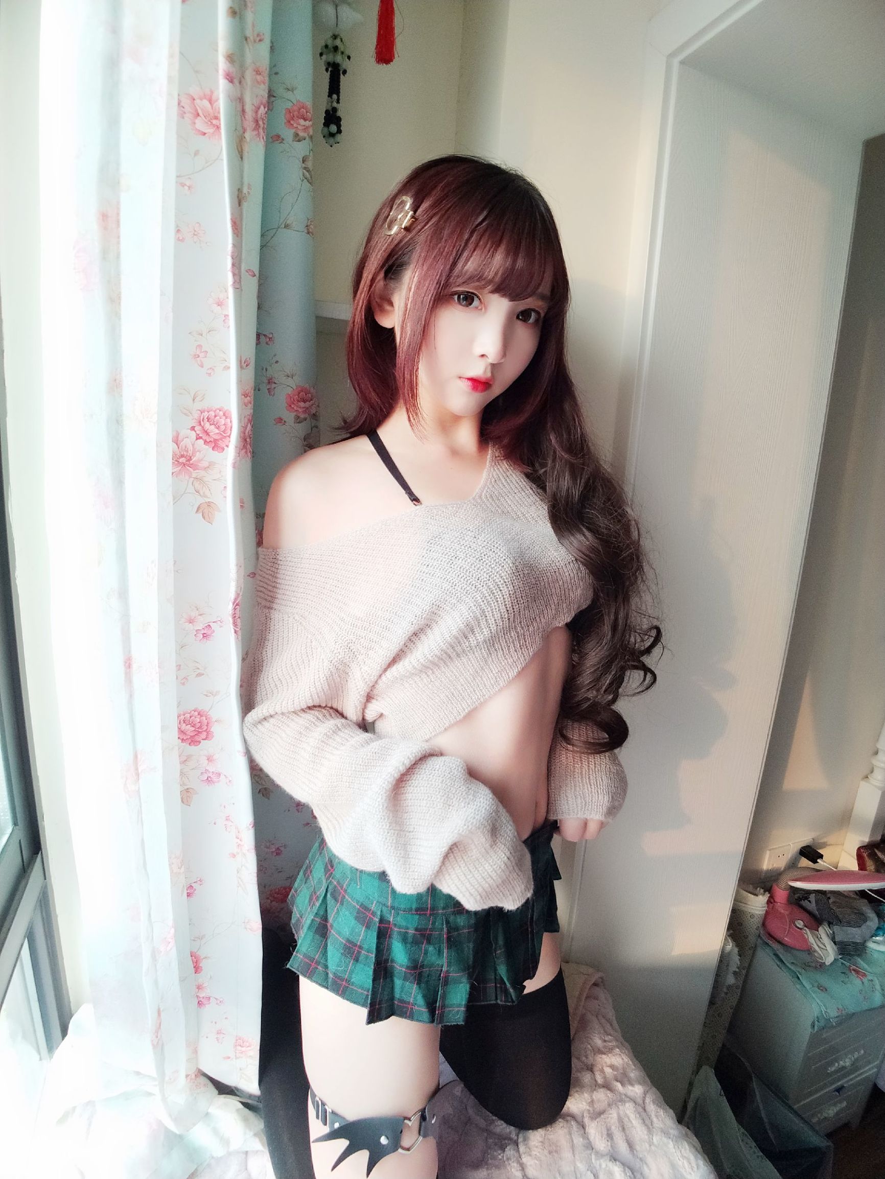 コスプレ写真] 二次元美女古川カグラ - セクシーなセーター