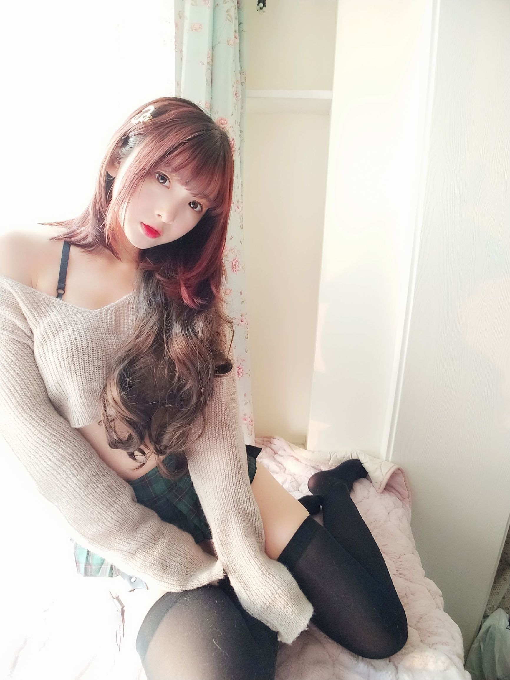 コスプレ写真] 二次元美女古川カグラ - セクシーなセーター