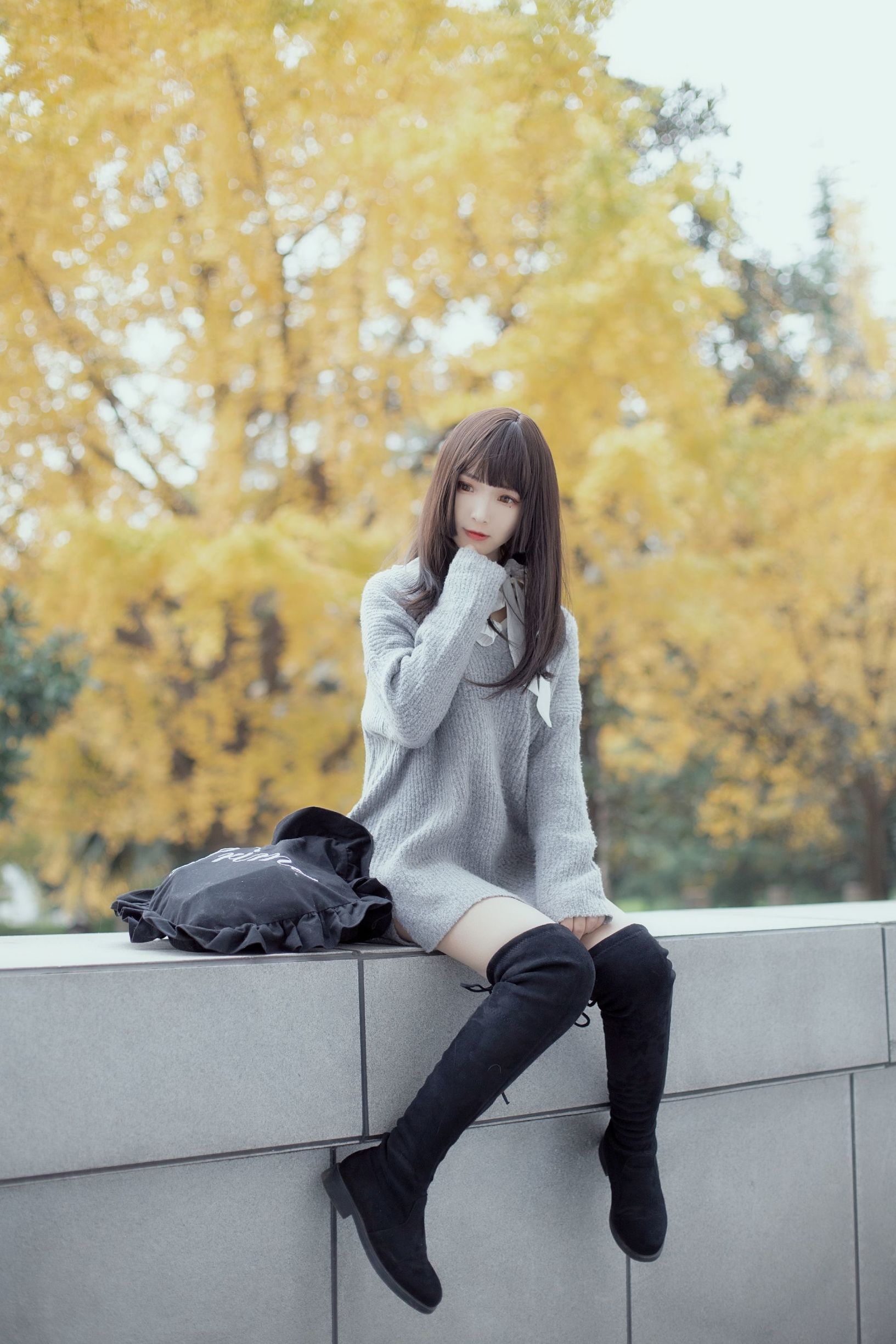 Cosplay写真] 二次元美女古川カグラ - 銀杏の下