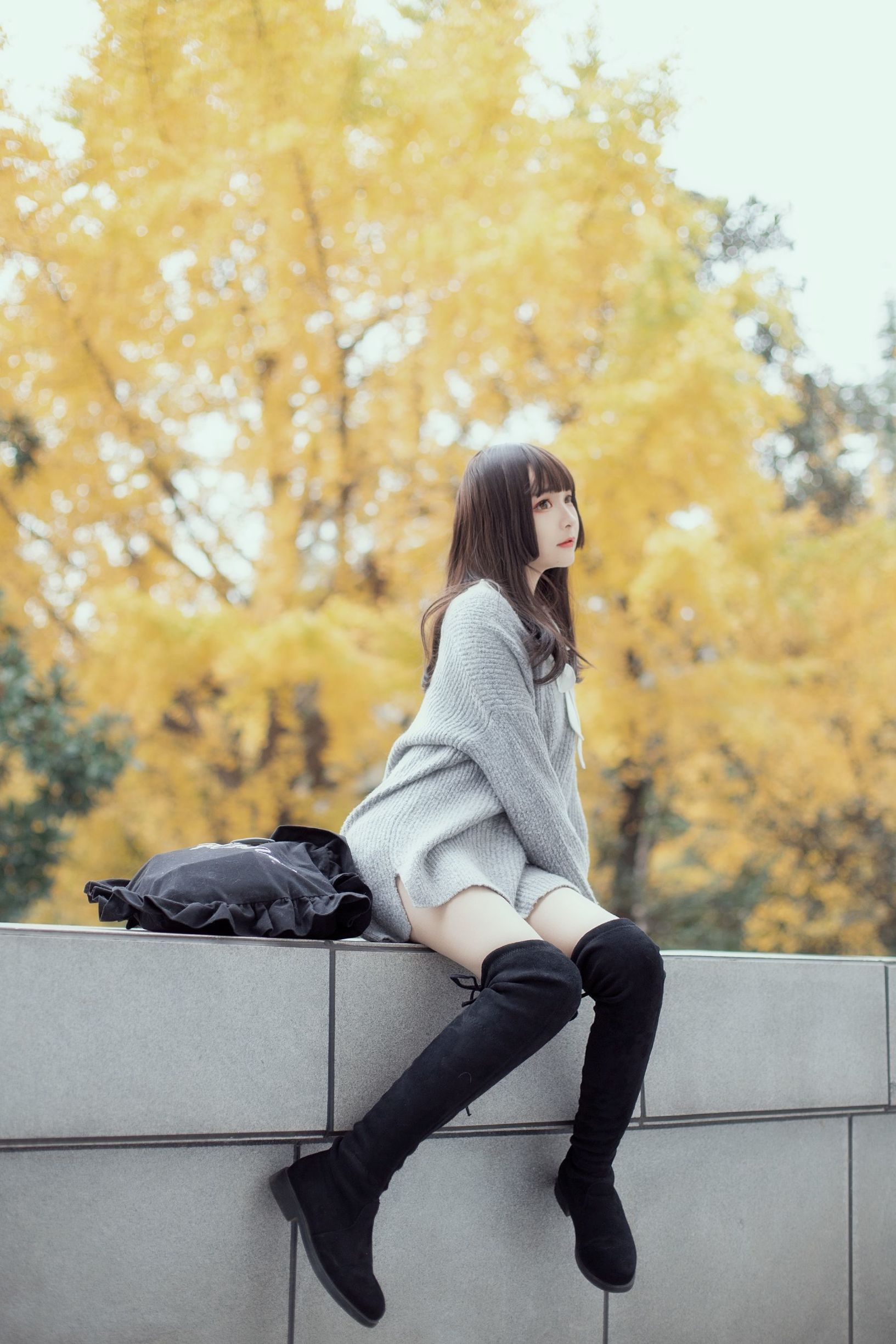 Cosplay写真] 二次元美女古川カグラ - 銀杏の下