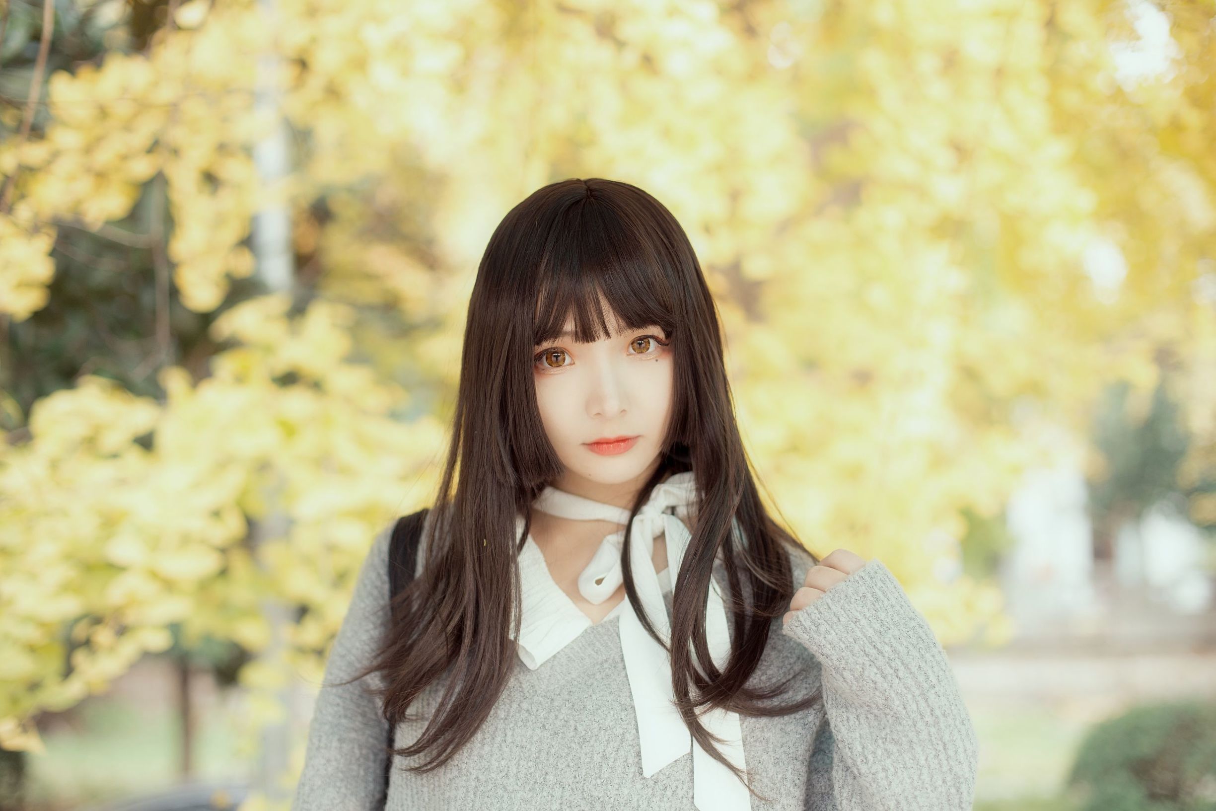 Cosplay写真] 二次元美女古川カグラ - 銀杏の下