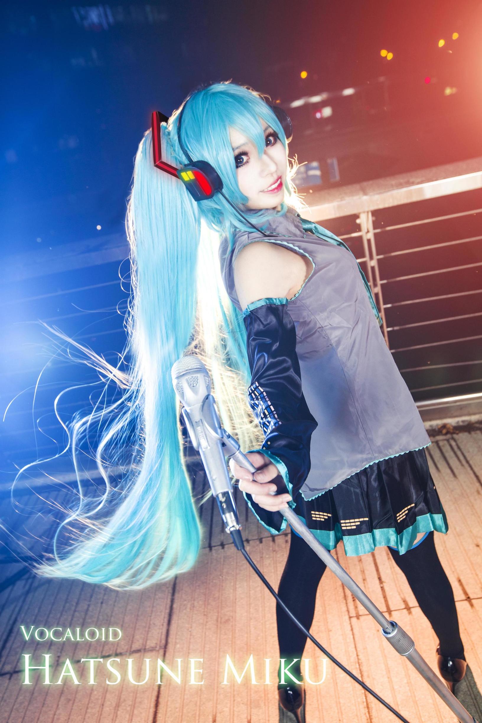 Cosplay寫真] 萌妹白易子教主 - VOCALOID