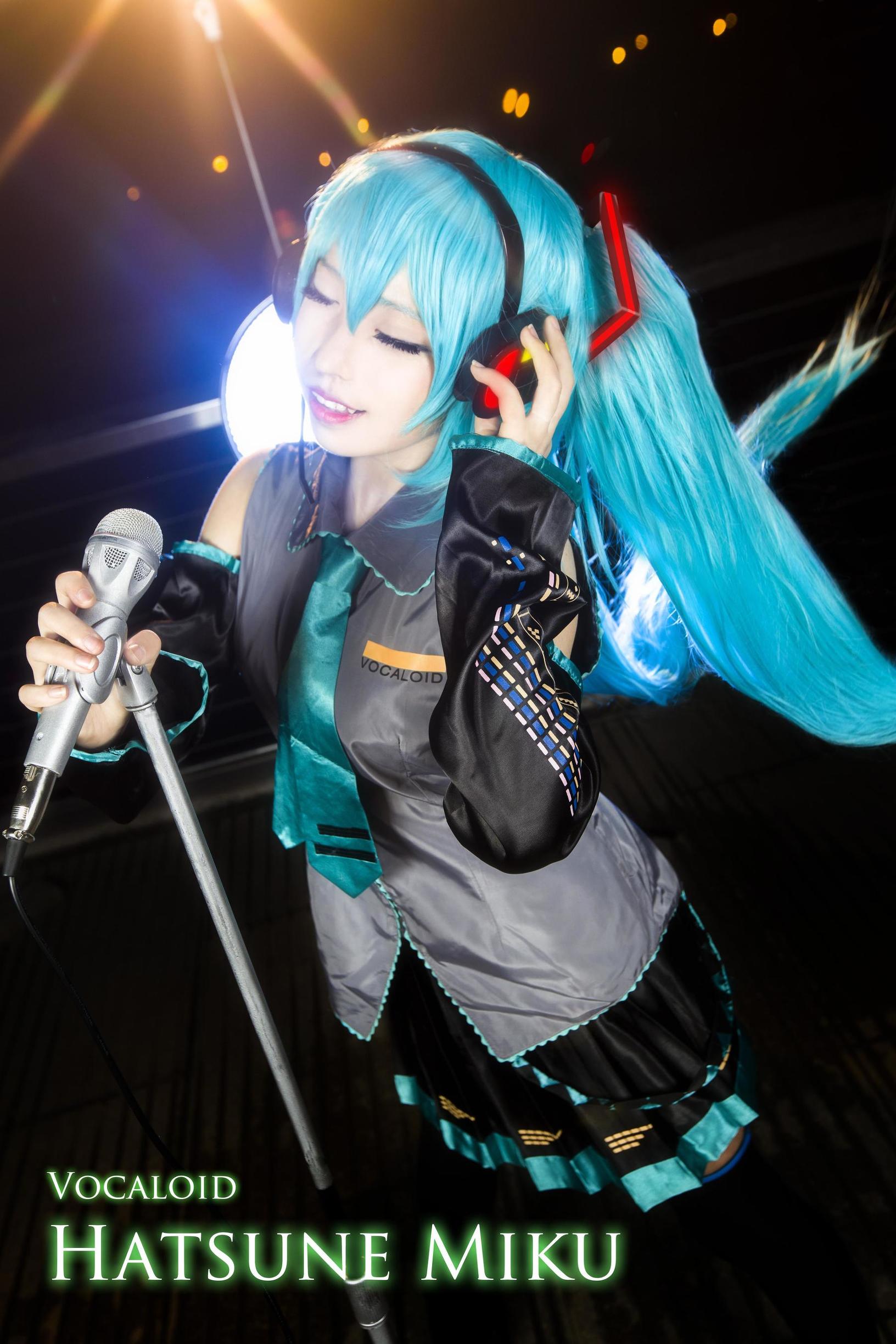 Cosplay寫真] 萌妹白易子教主 - VOCALOID