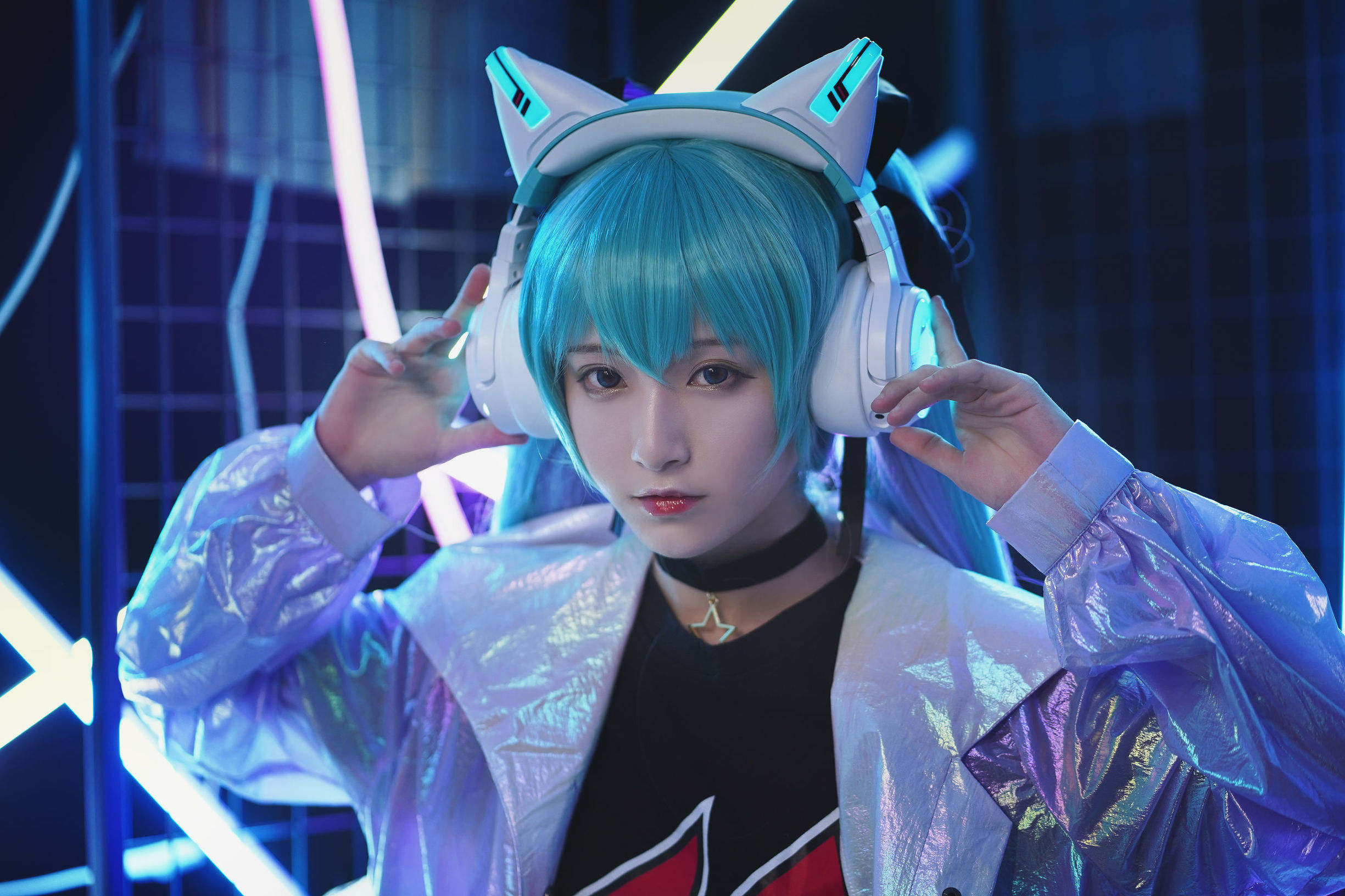 Cosplay ảnh] Blogger anime Tế Bảng Thiêu Quỷ Vũ W - Yêu Vũ tai nghe Miku