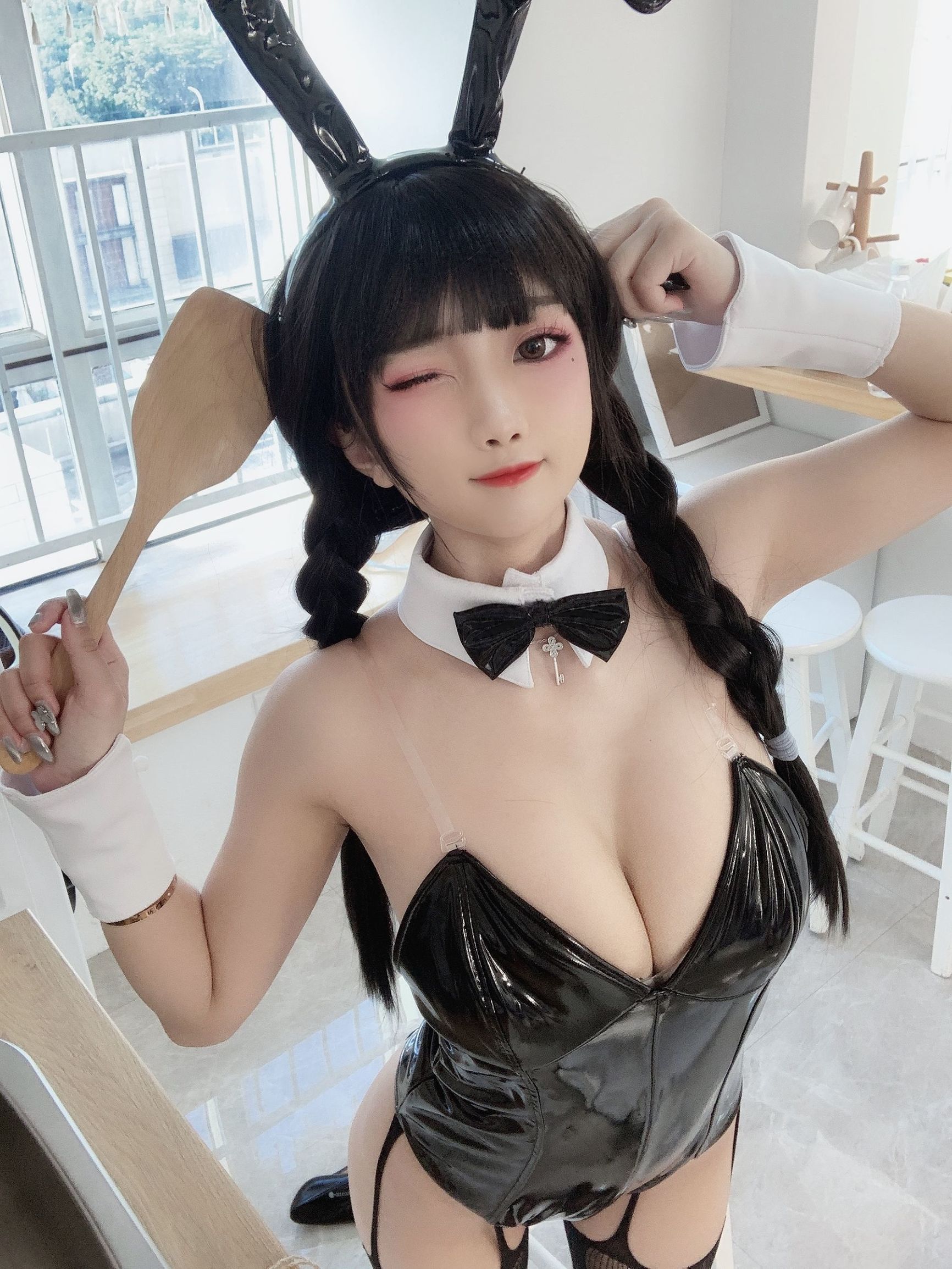 Cosplay Photo] Fair-skinned Beautiful Girl Guichu Yao - Black Bunny Girl