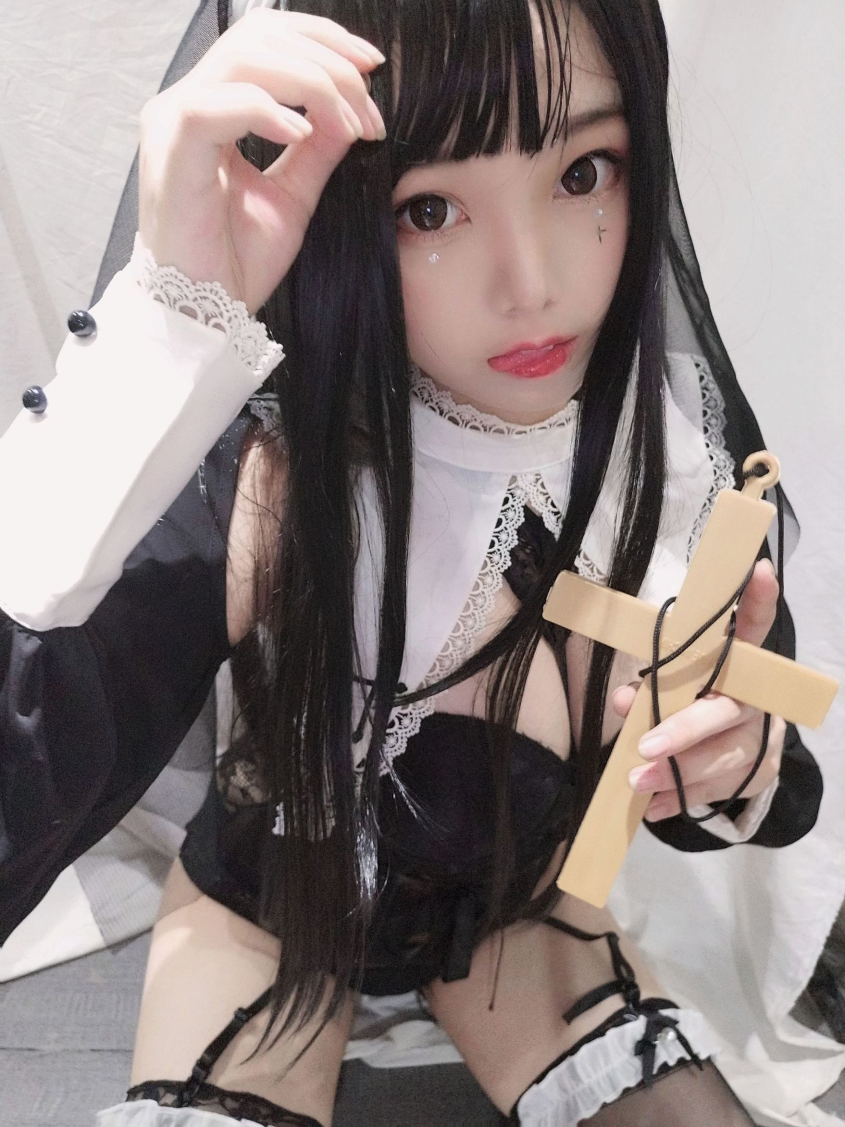 Cosplay寫真] 萌系小姐姐蜜汁貓裘 - 修女