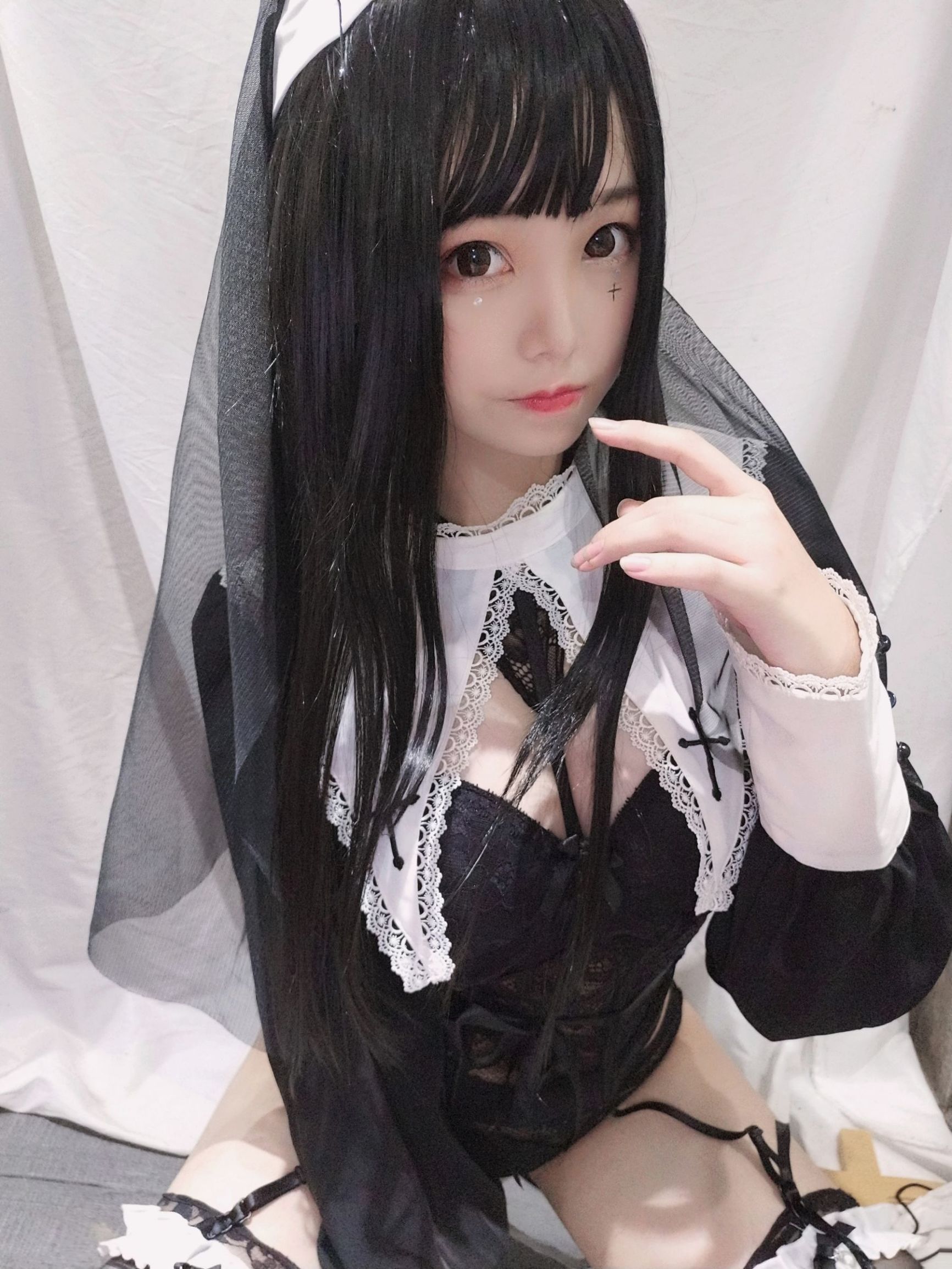 Cosplay寫真] 萌系小姐姐蜜汁貓裘 - 修女