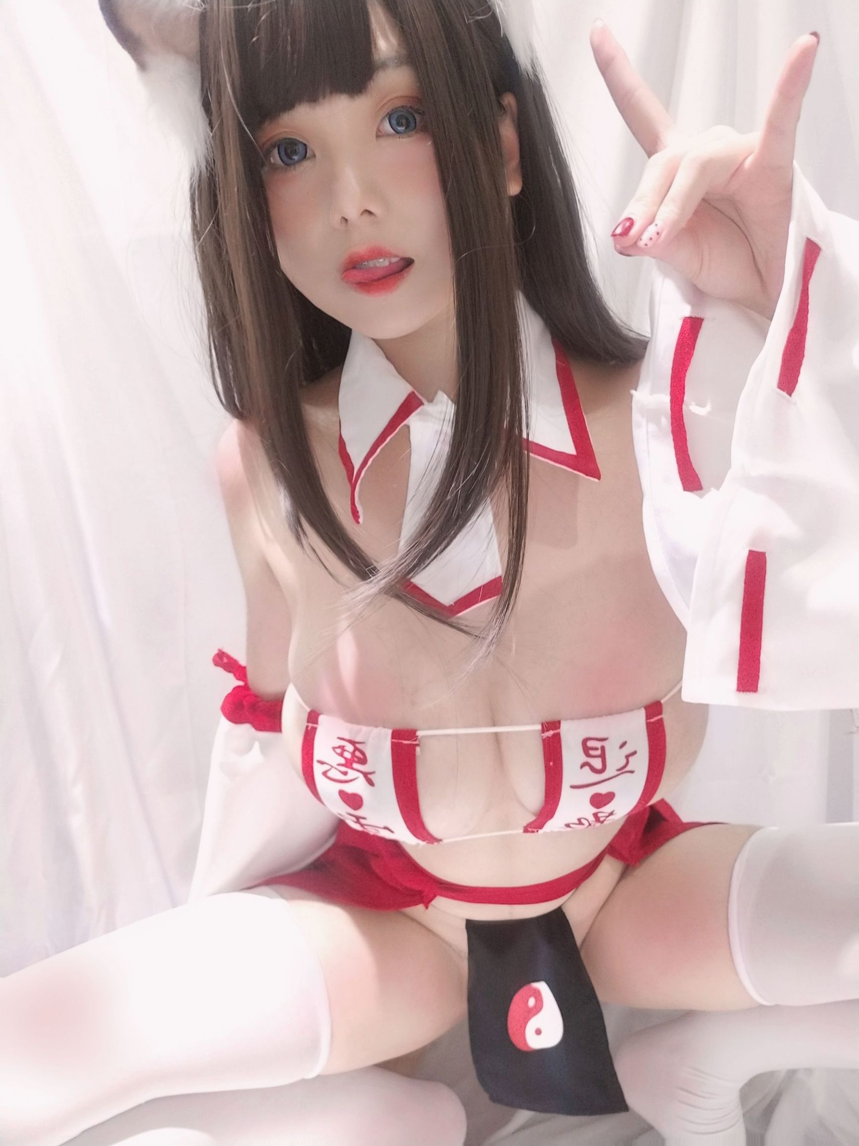 Cosplay寫真] 萌系小姐姐蜜汁貓裘 - 巫女小狐狸