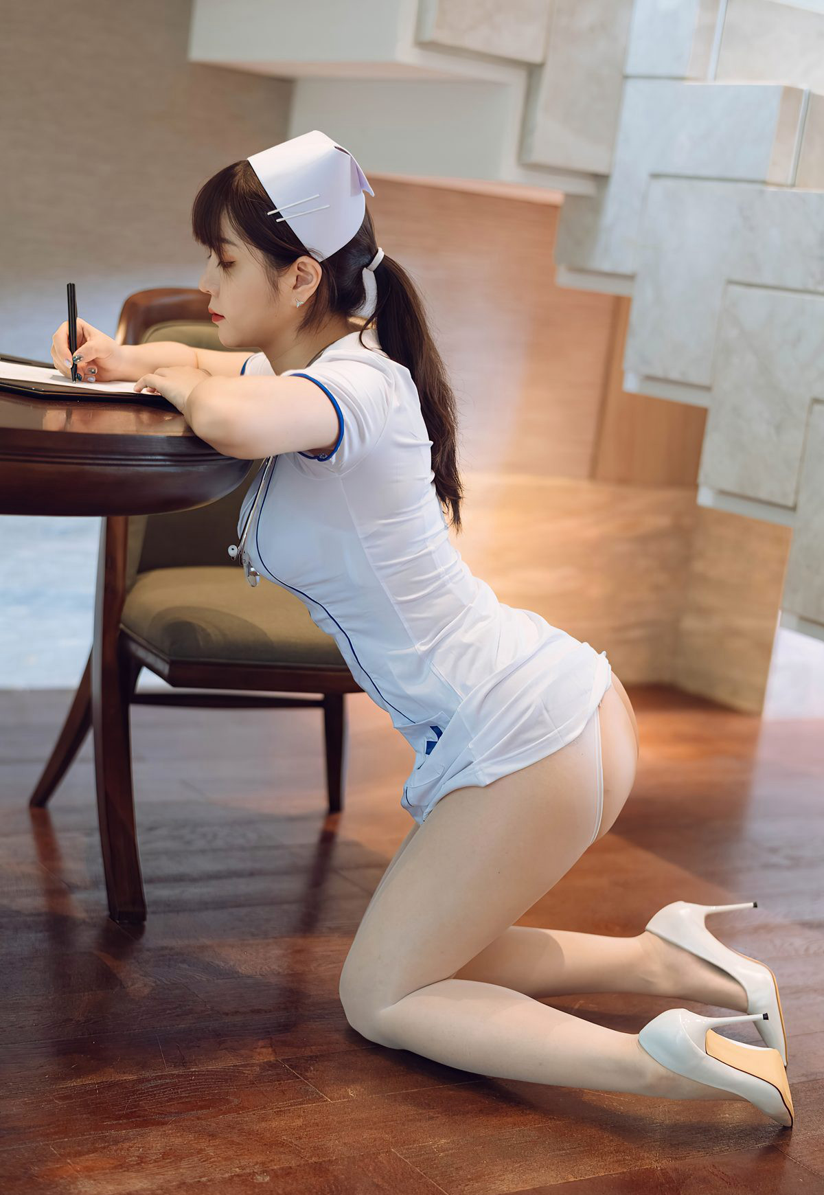 王雨純2021性感護士裝誘惑白絲豐滿微胖美少婦