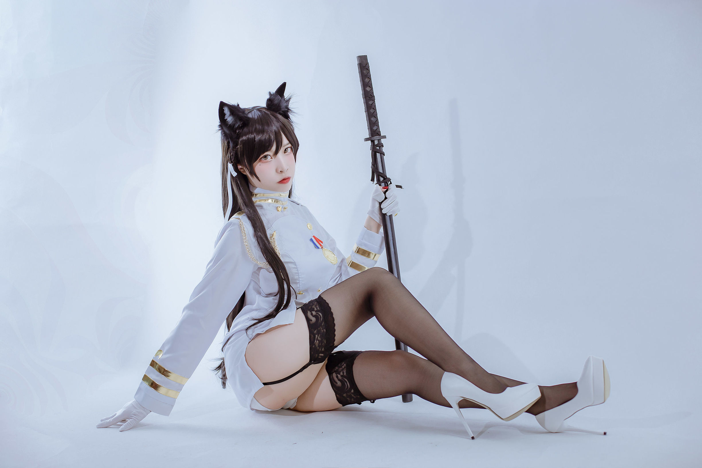 Cosplay Photos] Popular Coser Er Zuo Nisa - Azur Lane Atago Military Uniform