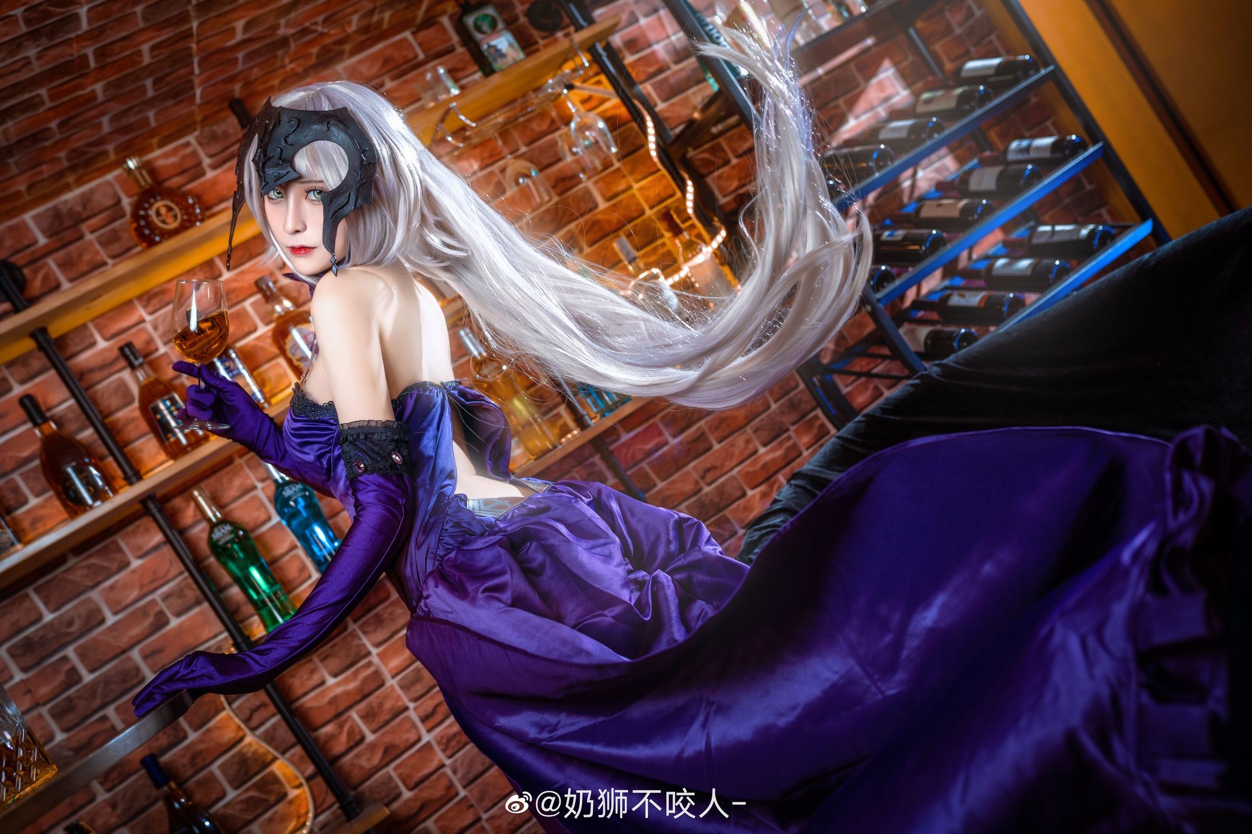 Cosplay Photo] Milk Lion Doesn't Bite - Black Jeanne d'Arc