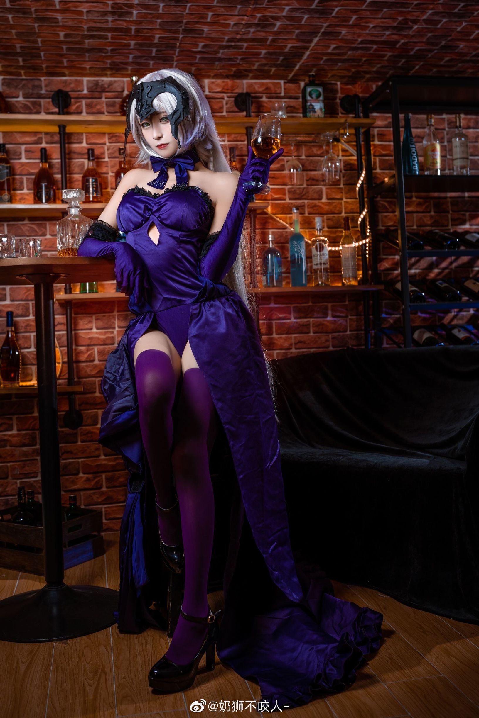 Cosplay Photo] Milk Lion Doesn't Bite - Black Jeanne d'Arc