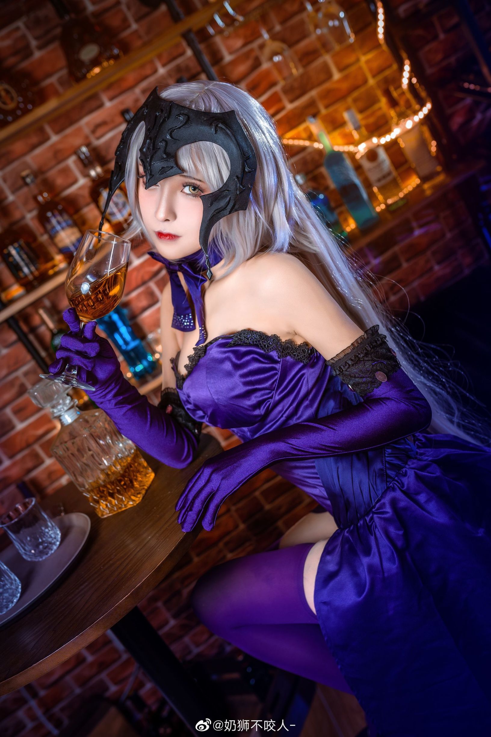 Cosplay Photo] Milk Lion Doesn't Bite - Black Jeanne d'Arc