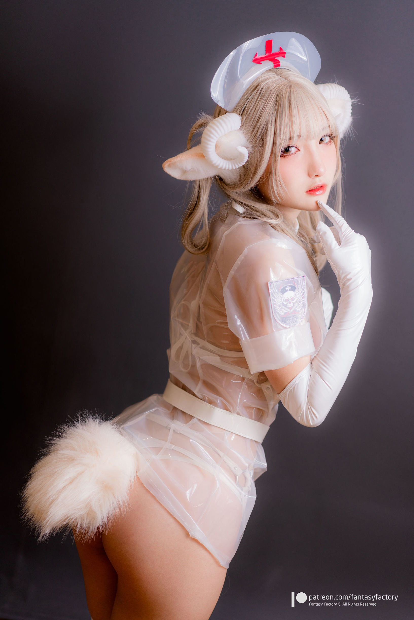 コスプレ写真] 小丁 《ファンタジー ファクトリー》 - 2020年6月 看護師 スク水