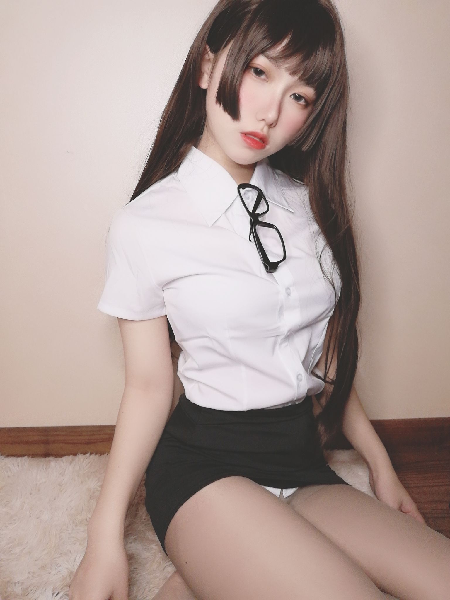 Cosplay Photo] Yù Yuán Yòu Zi SJ_ - Drunk Little Secretary