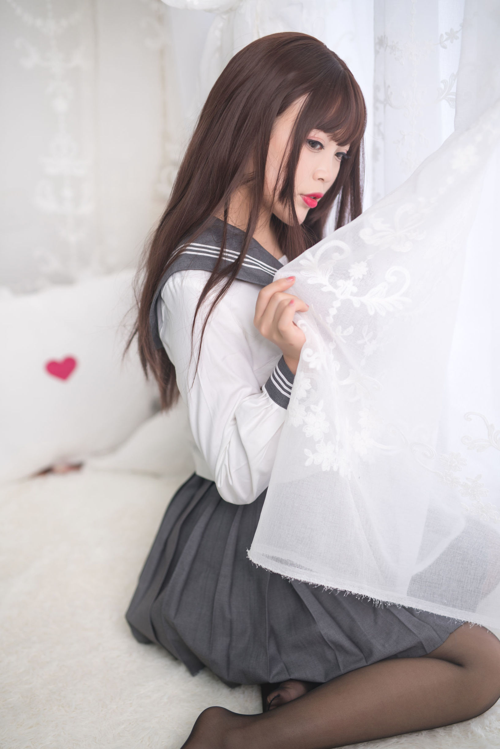Ảnh Cosplay] Hệ Moe Chị Gái - Bạch Dạ - Cô Gái Đồng Phục Vớ Đen