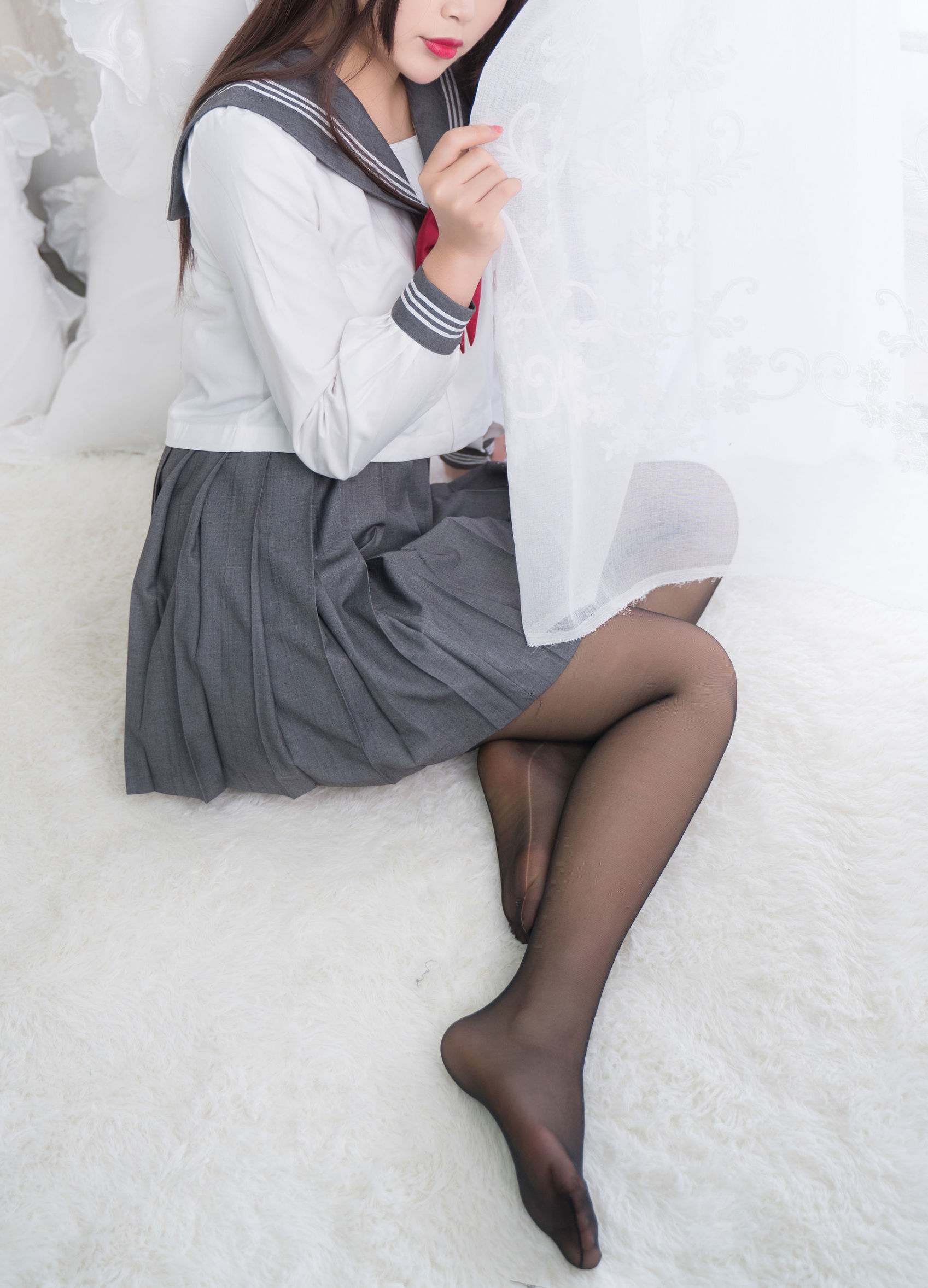 Ảnh Cosplay] Hệ Moe Chị Gái - Bạch Dạ - Cô Gái Đồng Phục Vớ Đen
