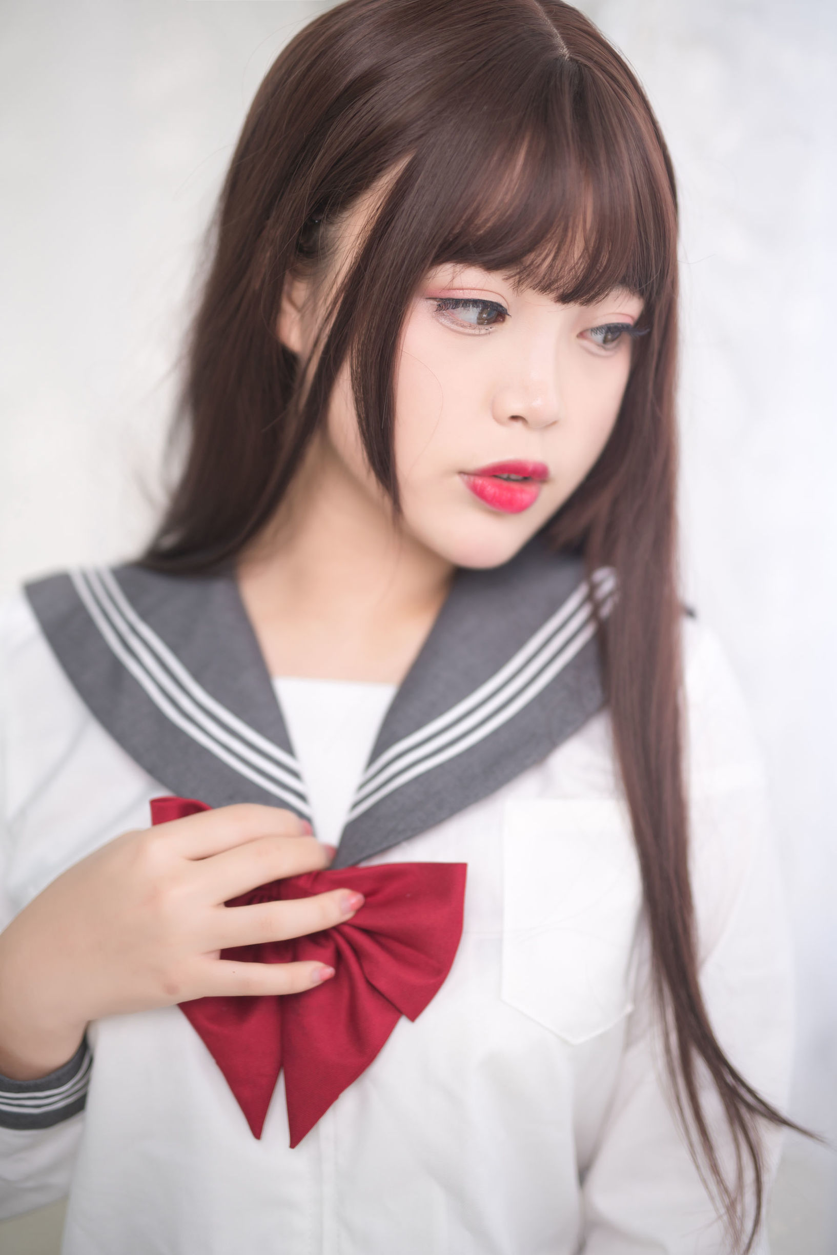 Ảnh Cosplay] Hệ Moe Chị Gái - Bạch Dạ - Cô Gái Đồng Phục Vớ Đen