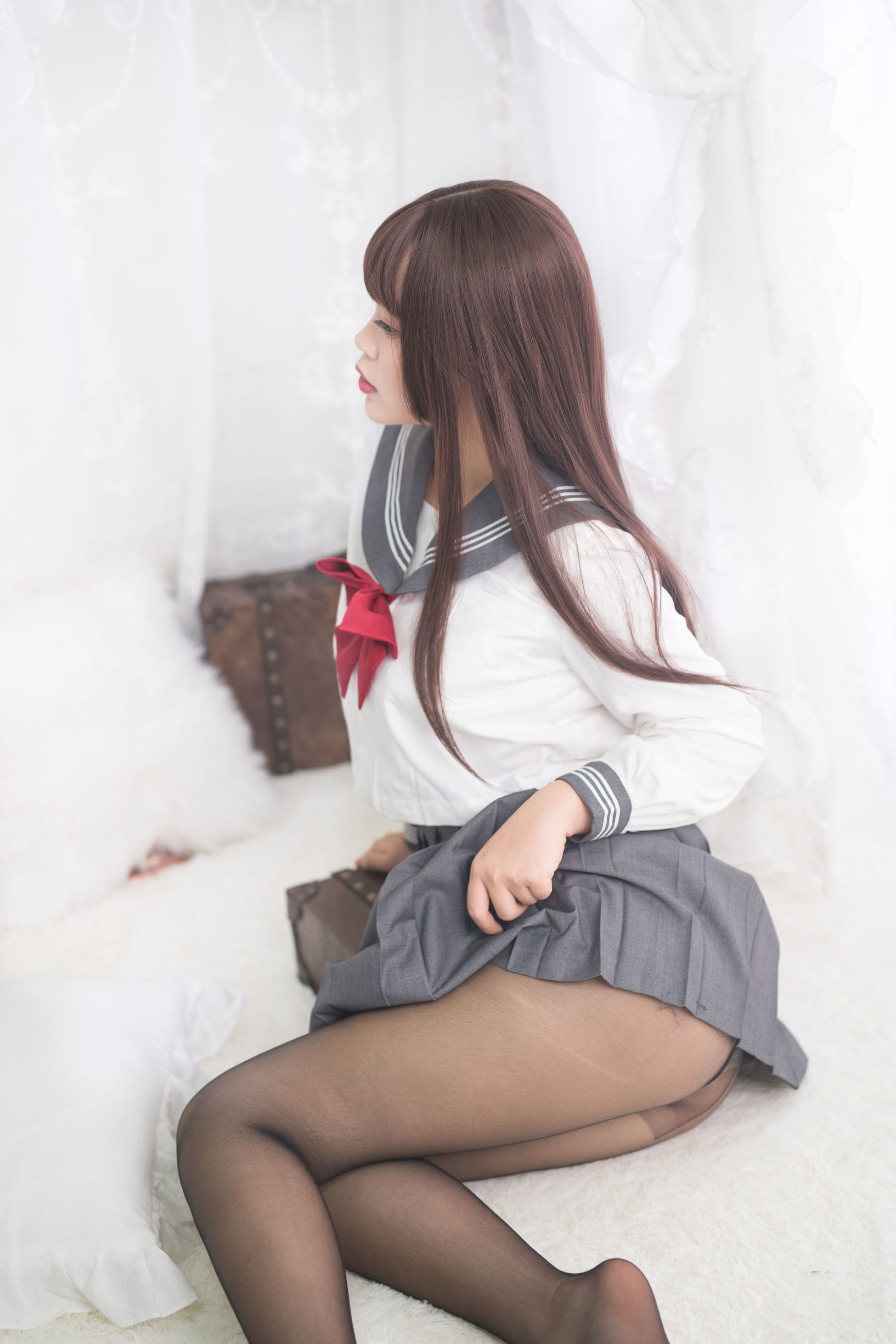 Cosplay寫真] 萌系小姐姐-白燿- - 黑絲制服少女