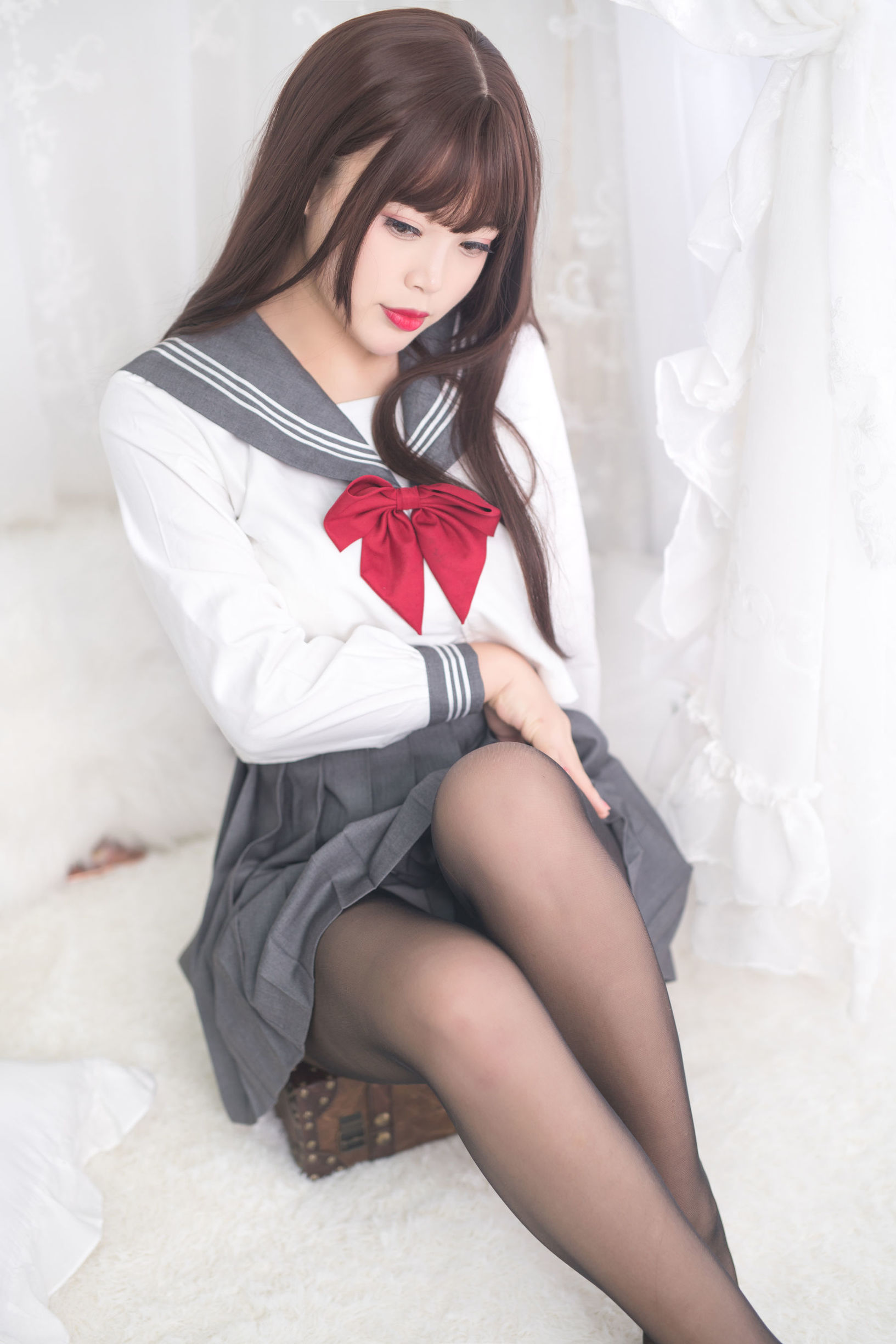 Cosplay寫真] 萌系小姐姐-白燿- - 黑絲制服少女