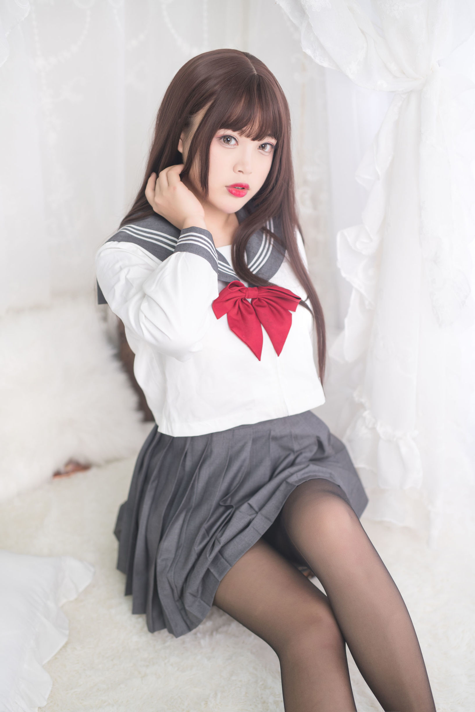 Cosplay寫真] 萌系小姐姐-白燿- - 黑絲制服少女