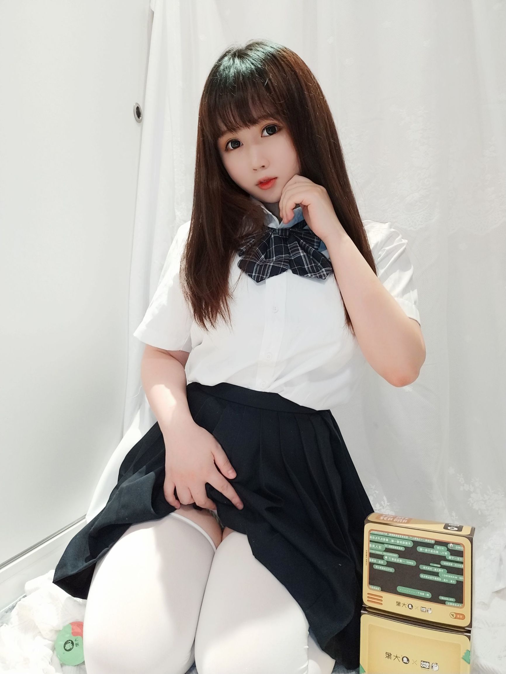 Cosplay Ảnh] Mật Đào Thiếu Nữ là Yi Jiang Ya - JK Trói Buộc