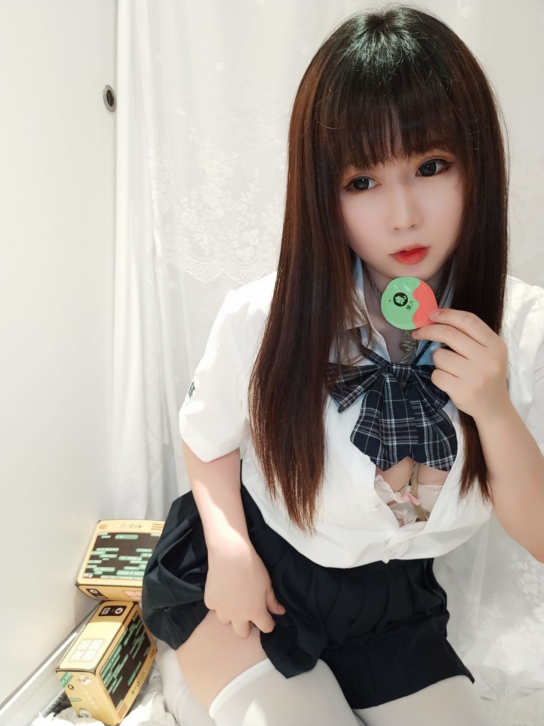 Cosplay寫真] 蜜桃少女是依醬呀 - JK綑綁