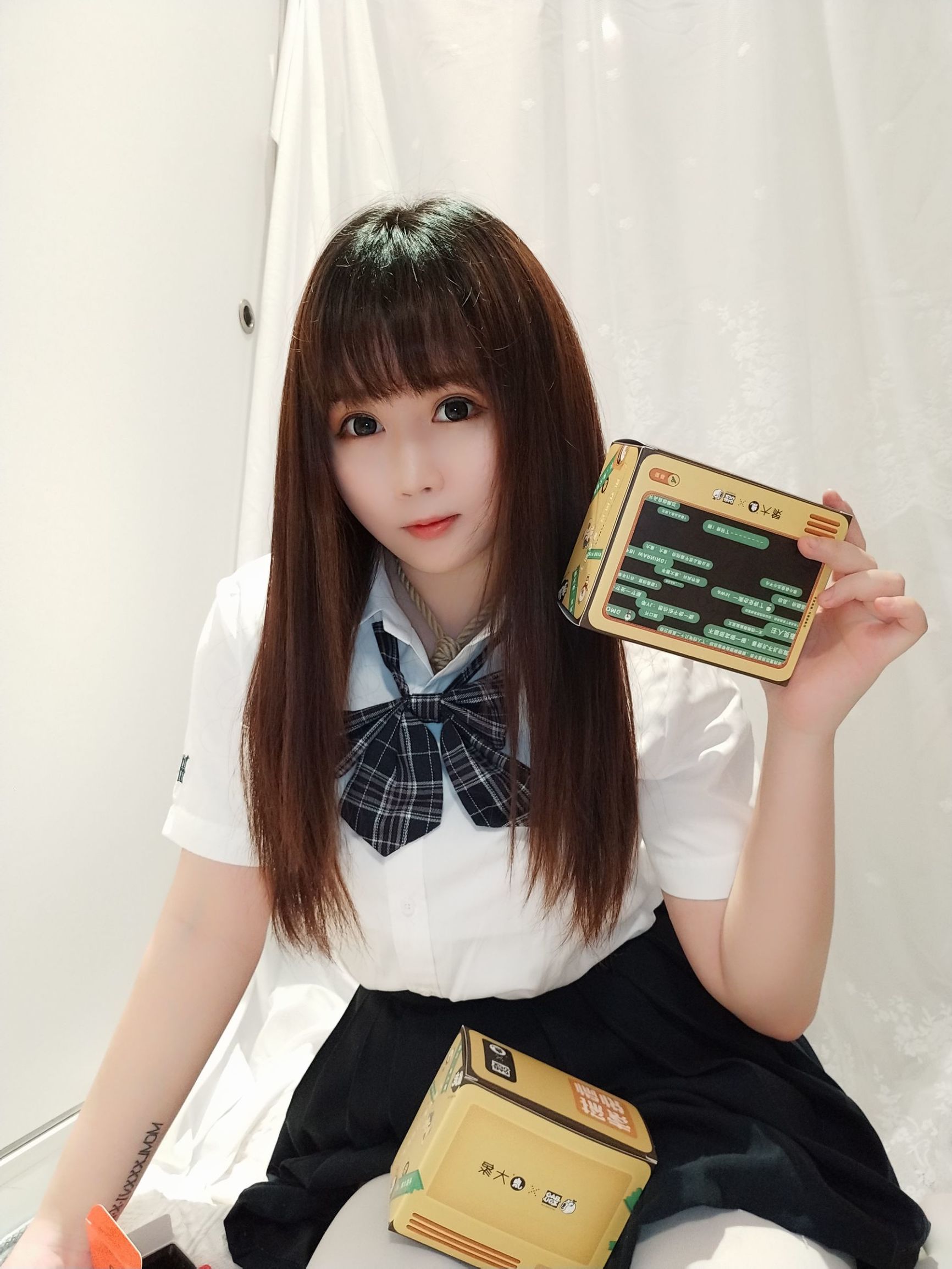 Cosplay Ảnh] Mật Đào Thiếu Nữ là Yi Jiang Ya - JK Trói Buộc