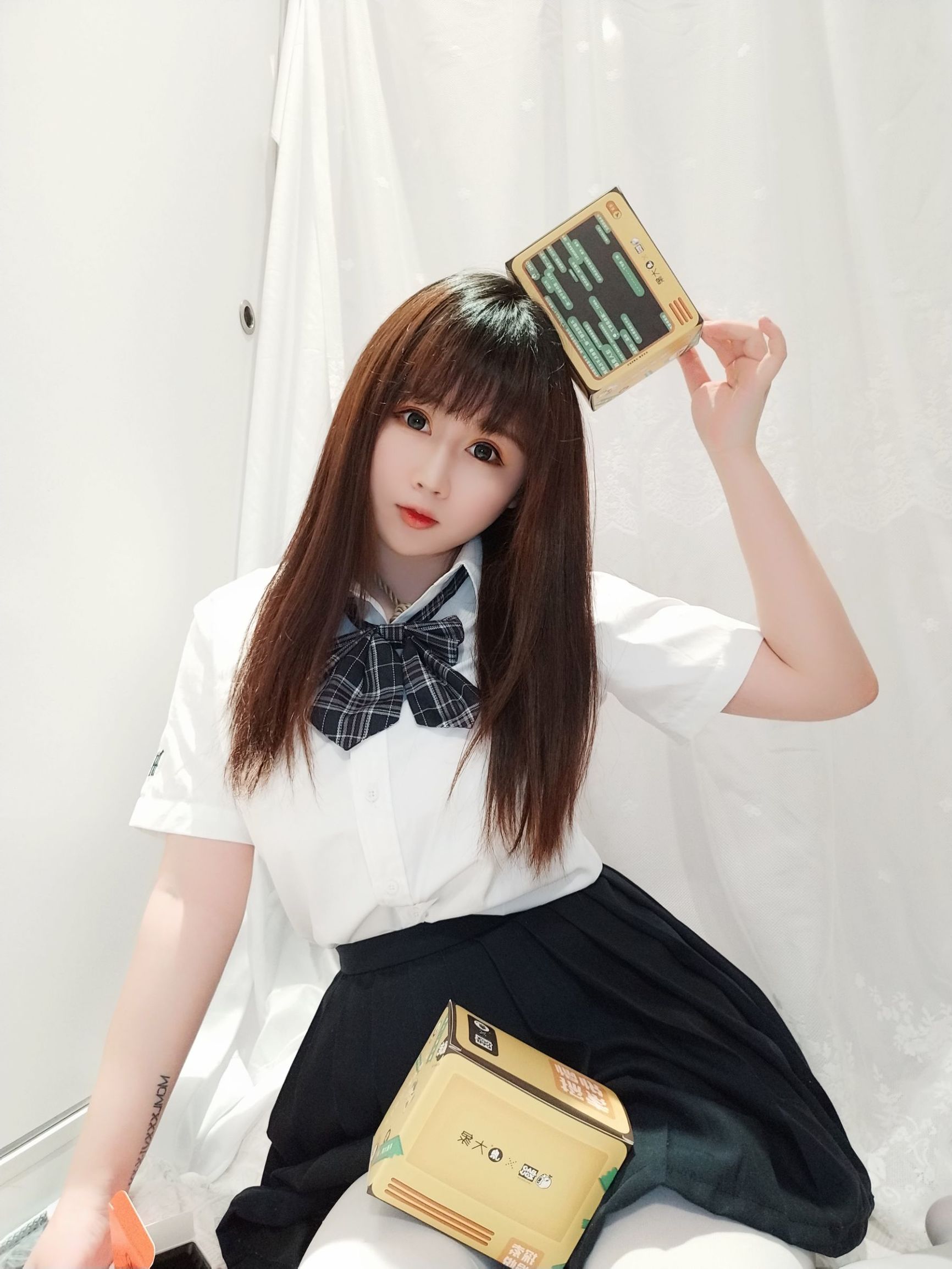 Cosplay Ảnh] Mật Đào Thiếu Nữ là Yi Jiang Ya - JK Trói Buộc