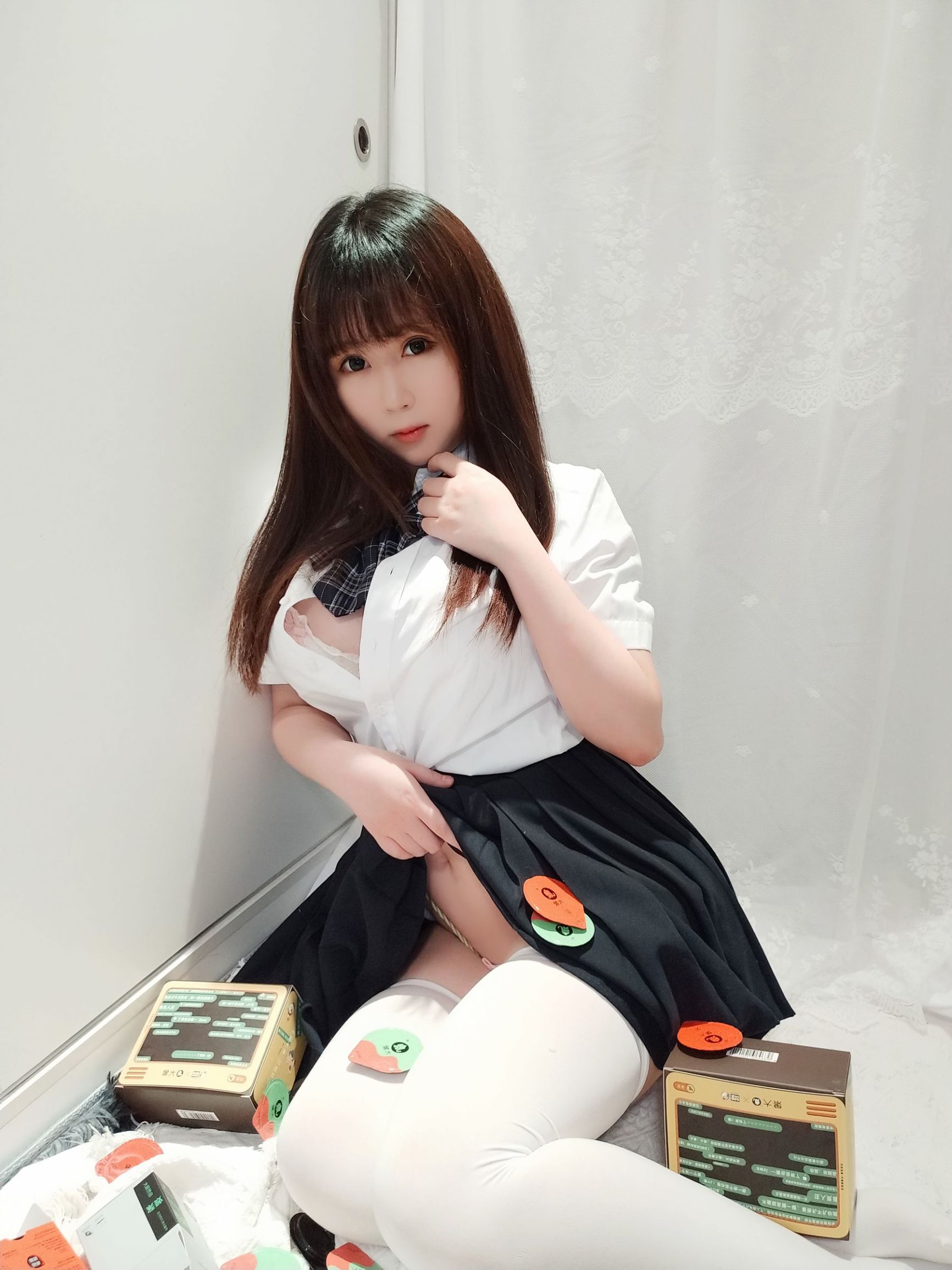 Cosplay寫真] 蜜桃少女是依醬呀 - JK綑綁