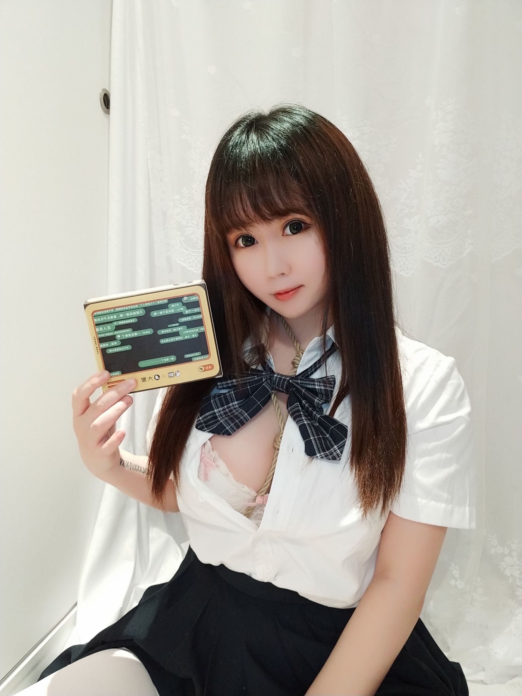 Cosplay Ảnh] Mật Đào Thiếu Nữ là Yi Jiang Ya - JK Trói Buộc